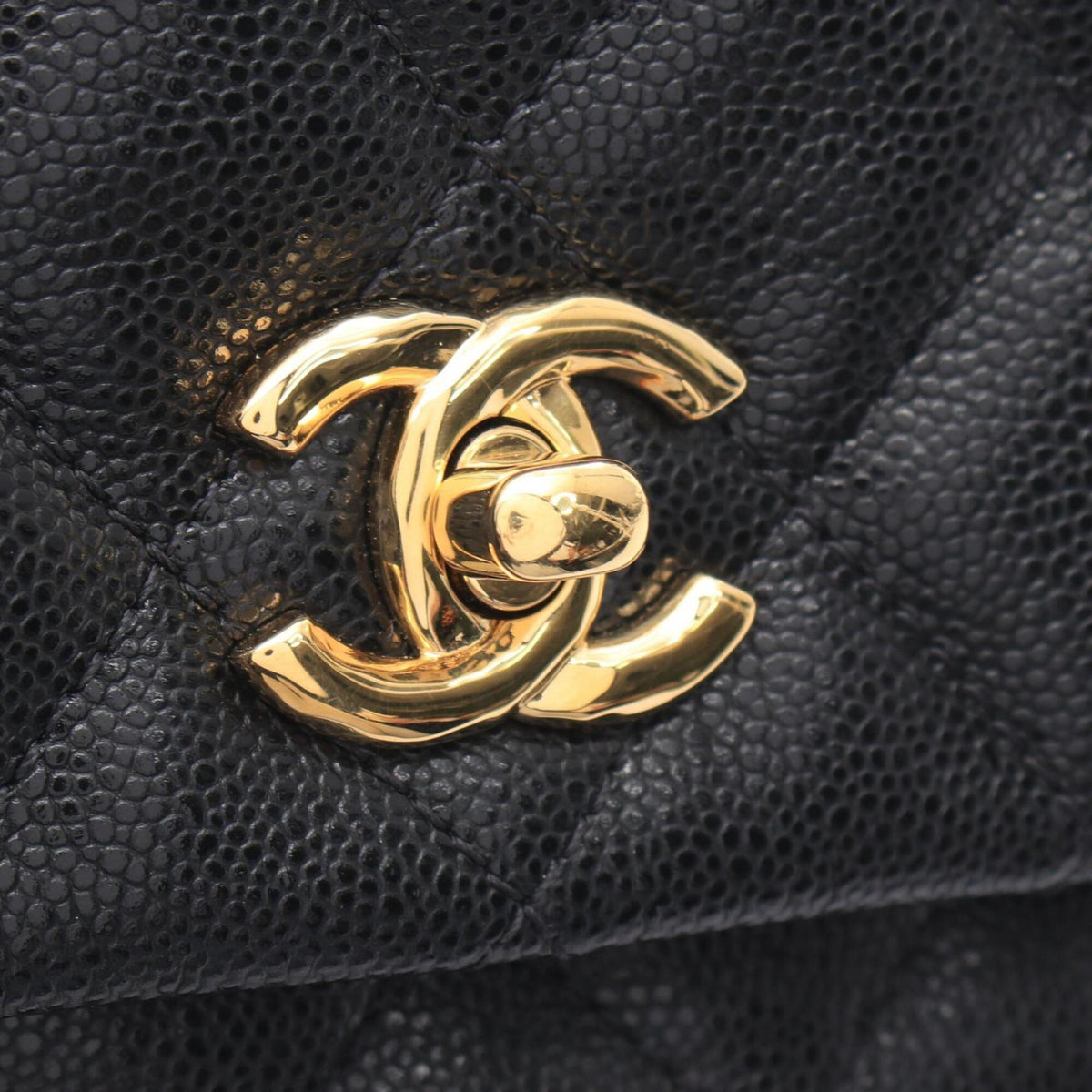 Chanel Black Grained Calfskin Handbag Shoulder Bag (Pre-Owned)