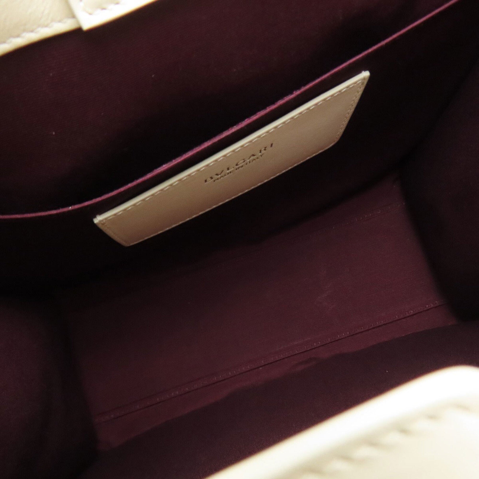 Bvlgari Bvlgari Bvlgari White Leather Handbag (Pre-Owned)