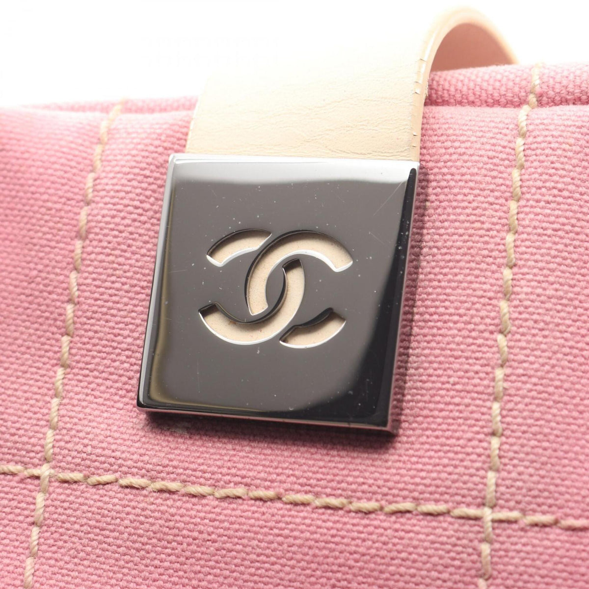 Chanel Ivory Pink Canvas Leather Handbag (Pre-Owned)
