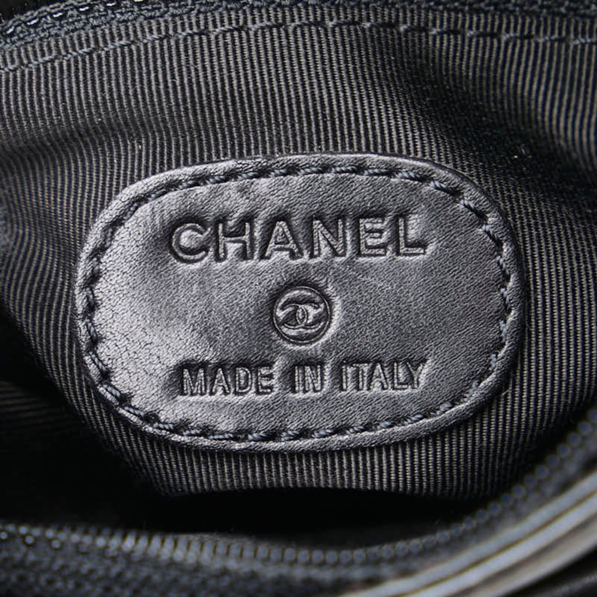 Chanel Black Leather Fanny Pack (Pre-Owned)
