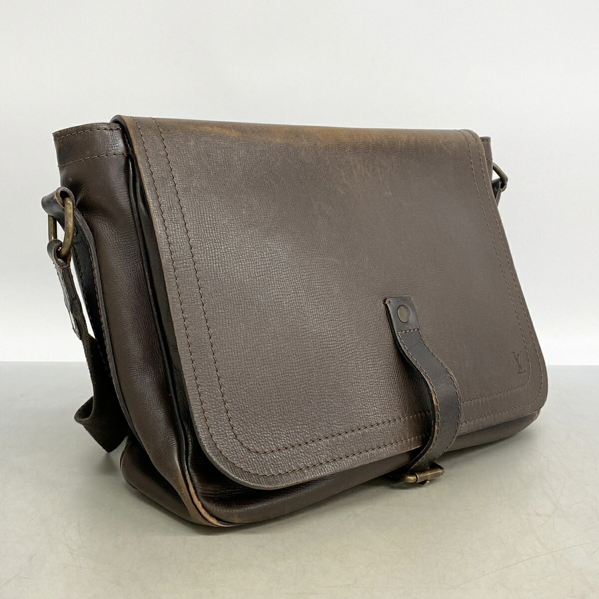Louis Vuitton Coffee Shoulder Bag (Pre-Owned)