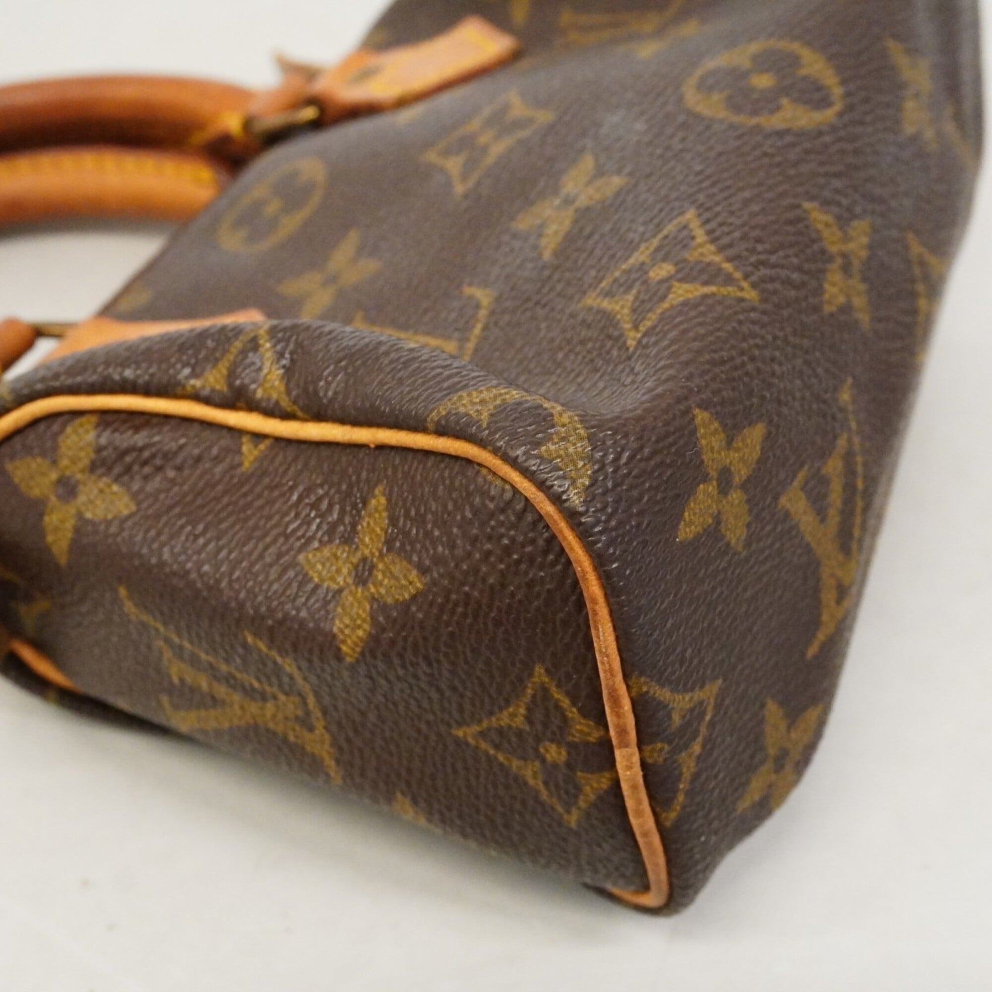 Louis Vuitton Brown Handbag (Pre-Owned)