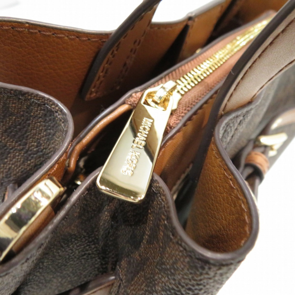 Michael Kors Brown Handbag (Pre-Owned)
