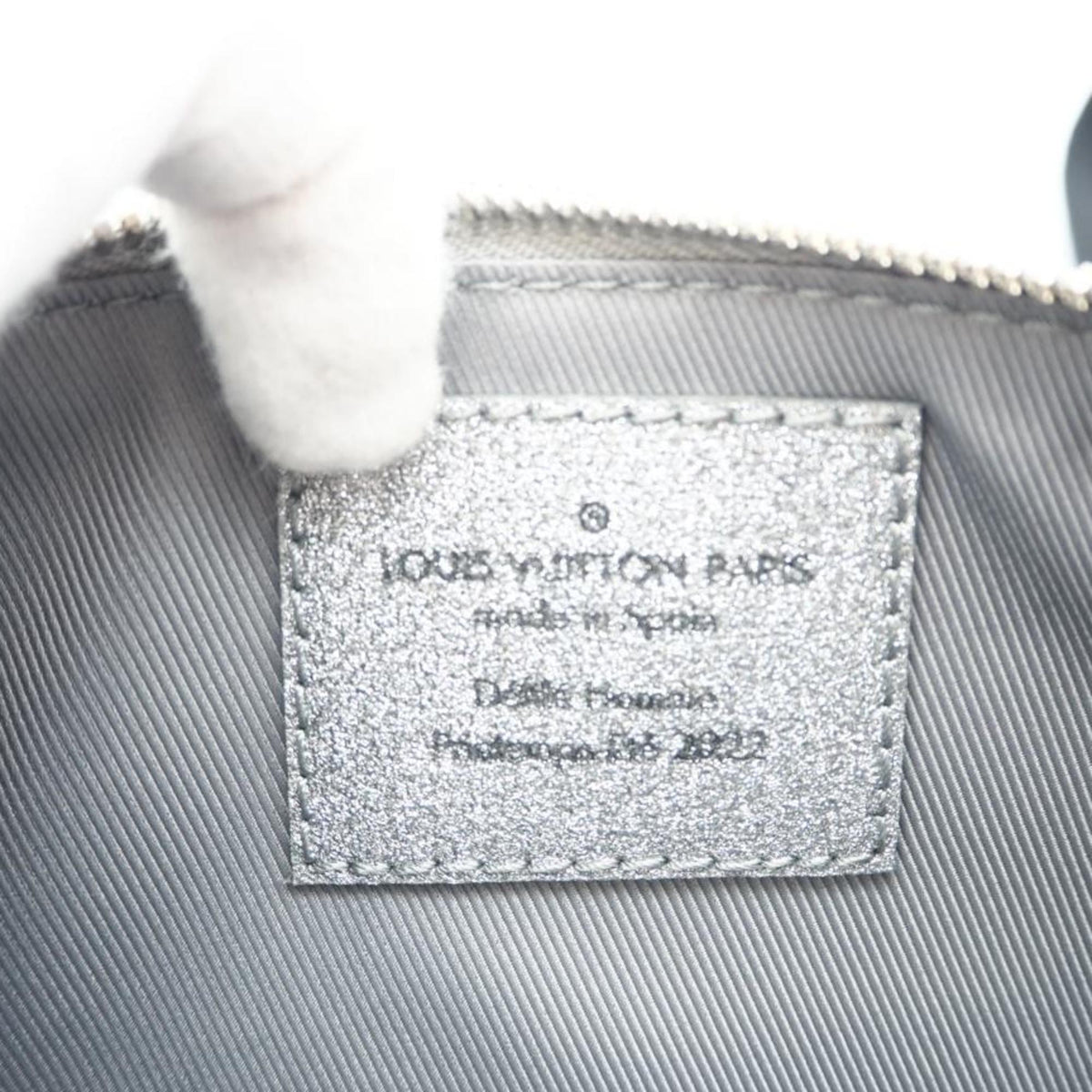 Louis Vuitton Black Silver Leather Shoulder Bag (Pre-Owned)