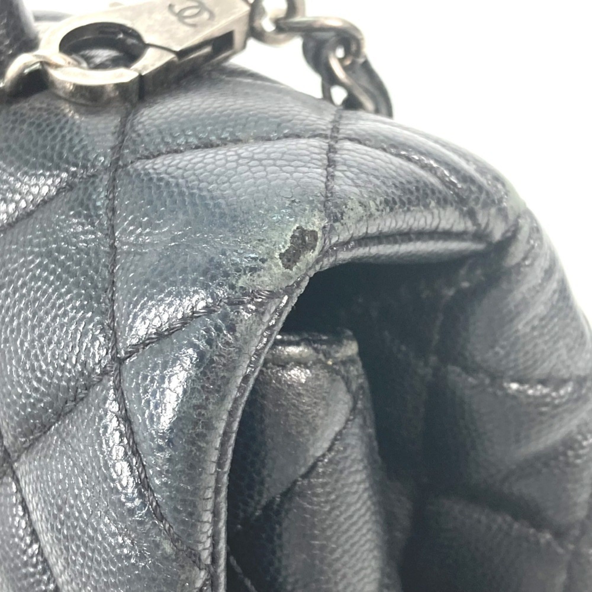 Chanel Black Leather Handbag (Pre-Owned)