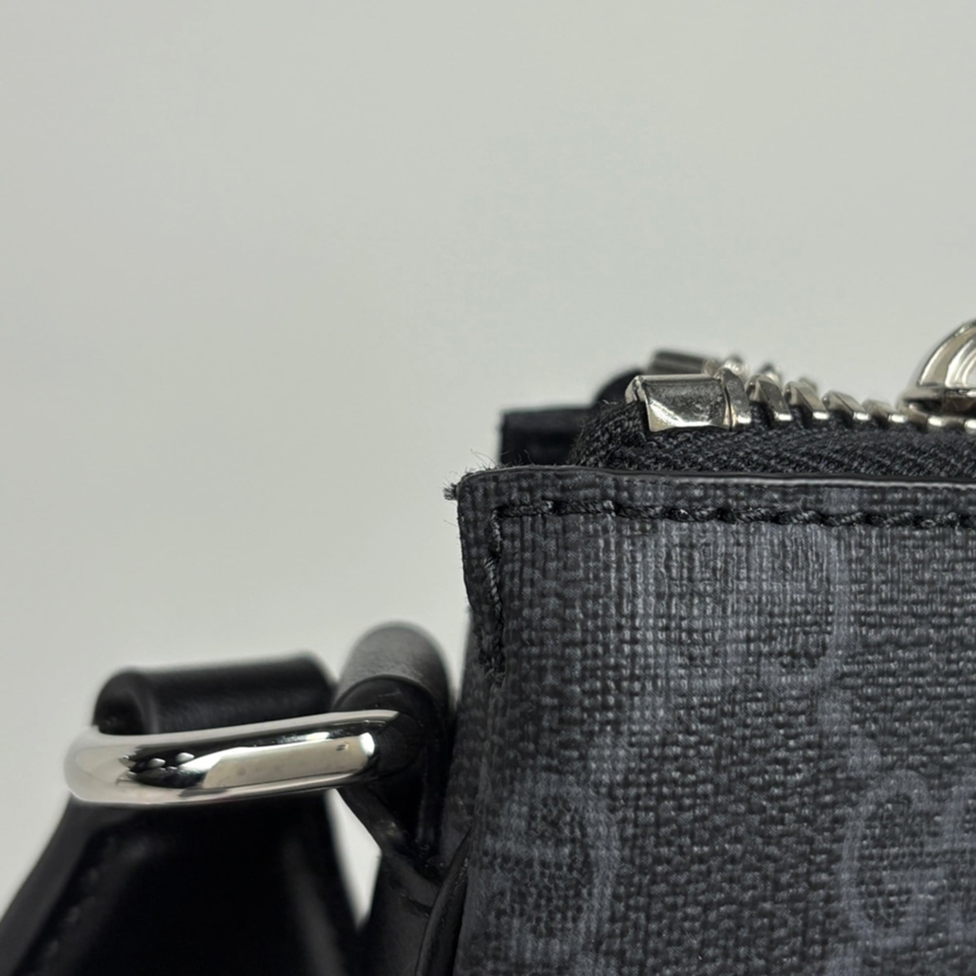 Gucci Black Gg Supreme Leather Shoulder Bag (Pre-Owned)