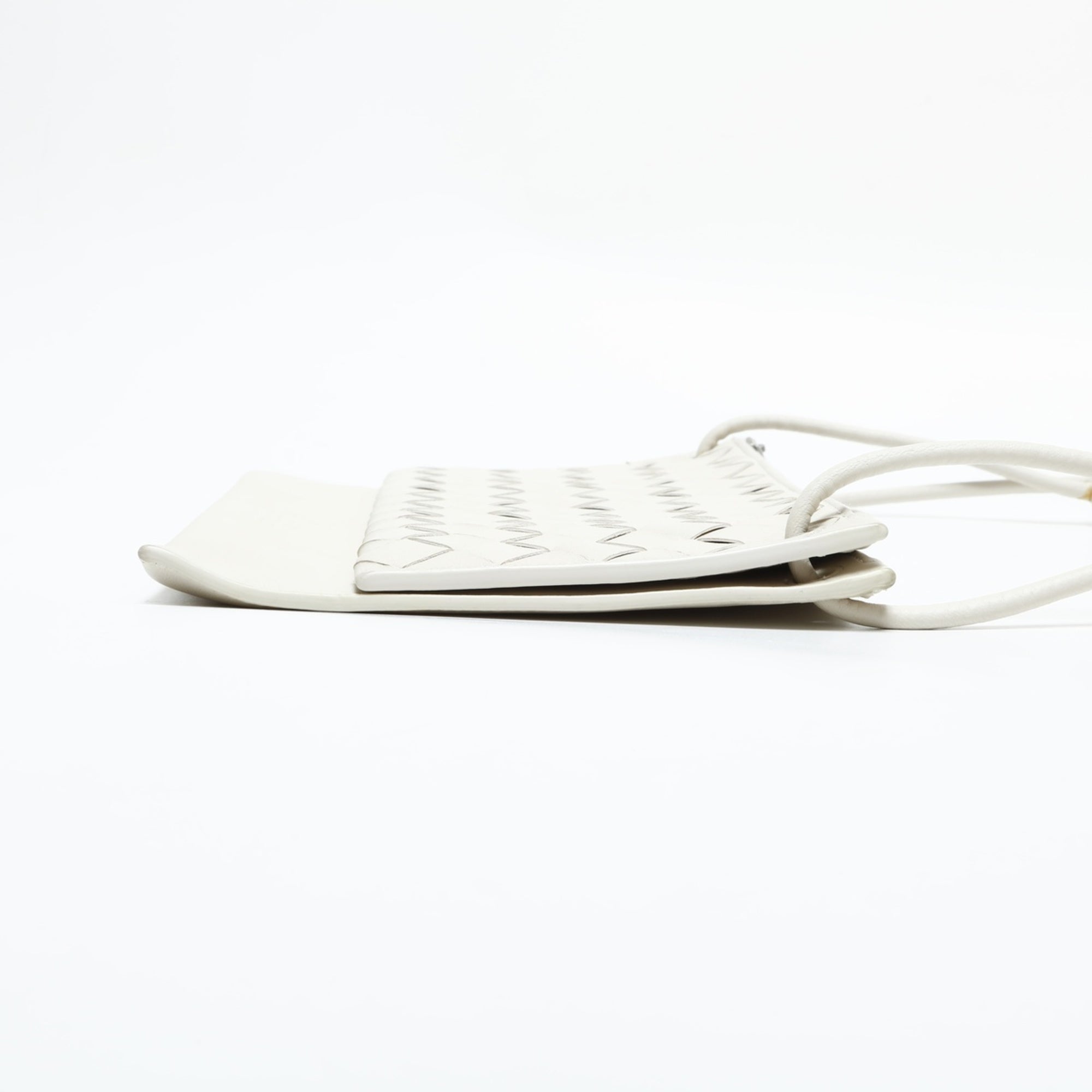 Bottega Veneta White Leather Shoulder Bag (Pre-Owned)