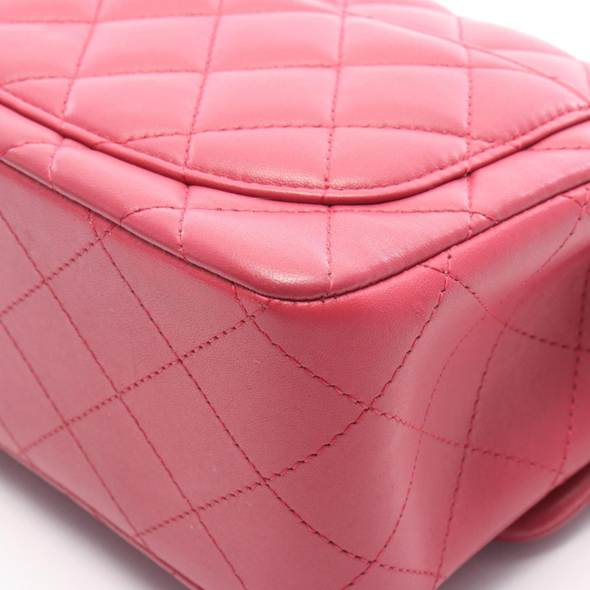 Chanel Pink Leather Handbag Shoulder Bag (Pre-Owned)