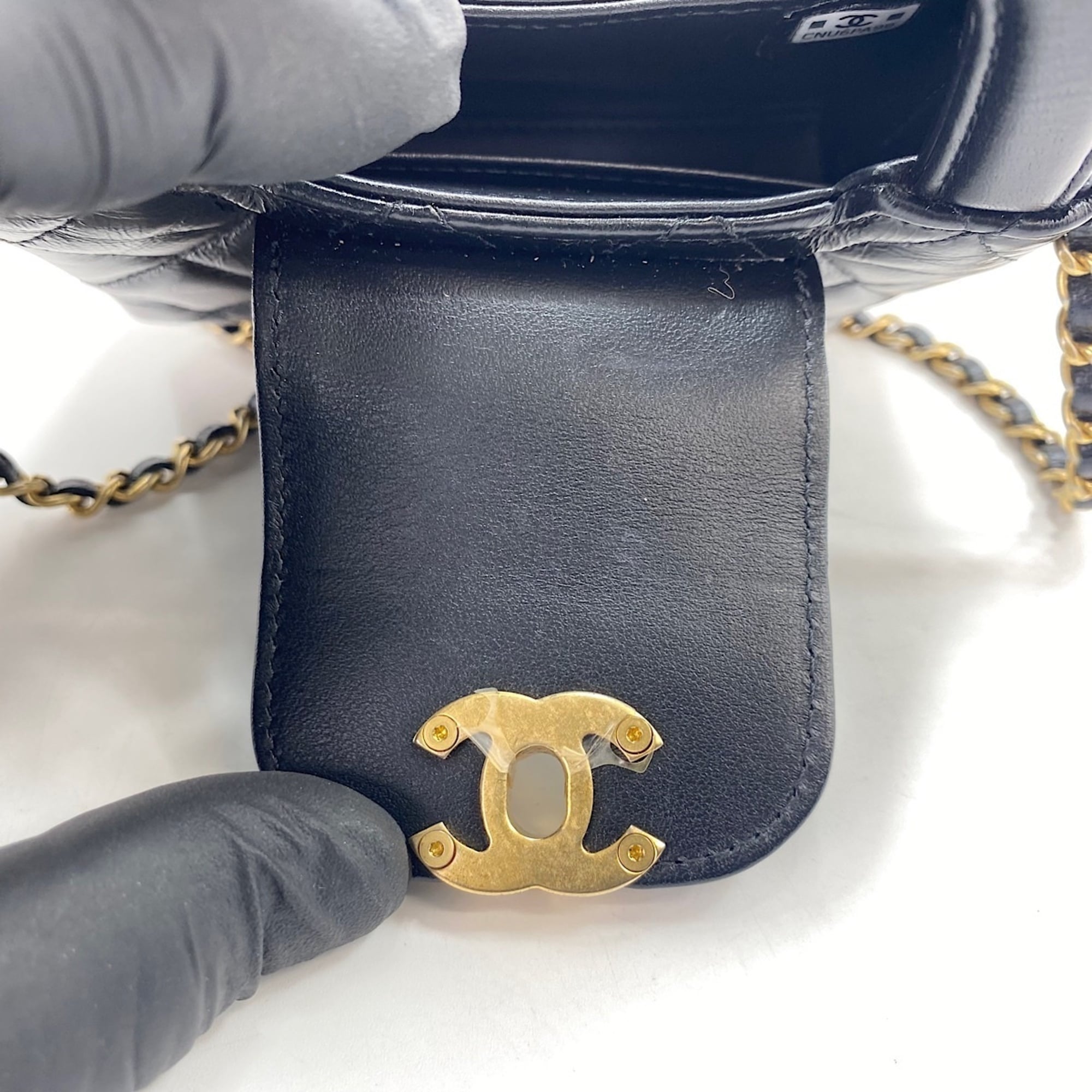 Chanel Black Shoulder Bag (Pre-Owned)