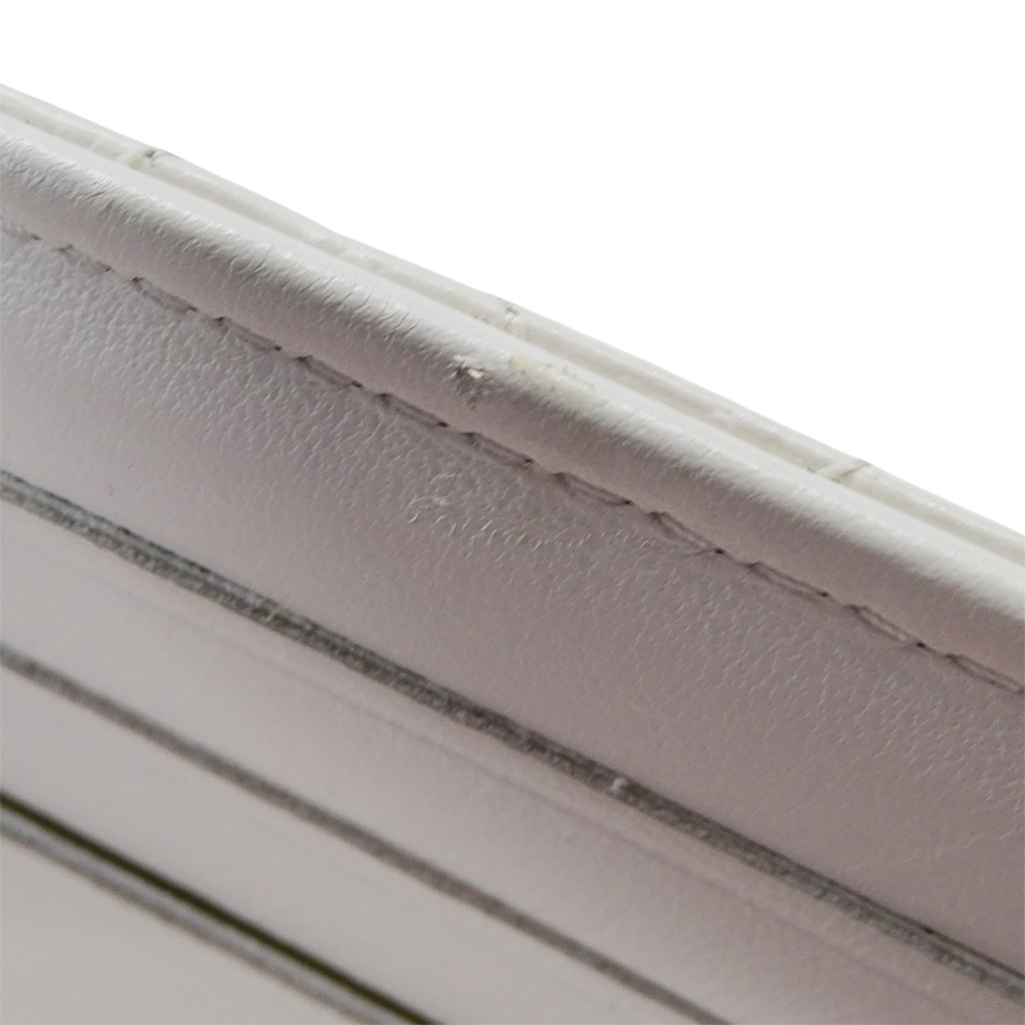 Chanel White Grained Calfskin Wallet (Tri-Fold) (Pre-Owned)