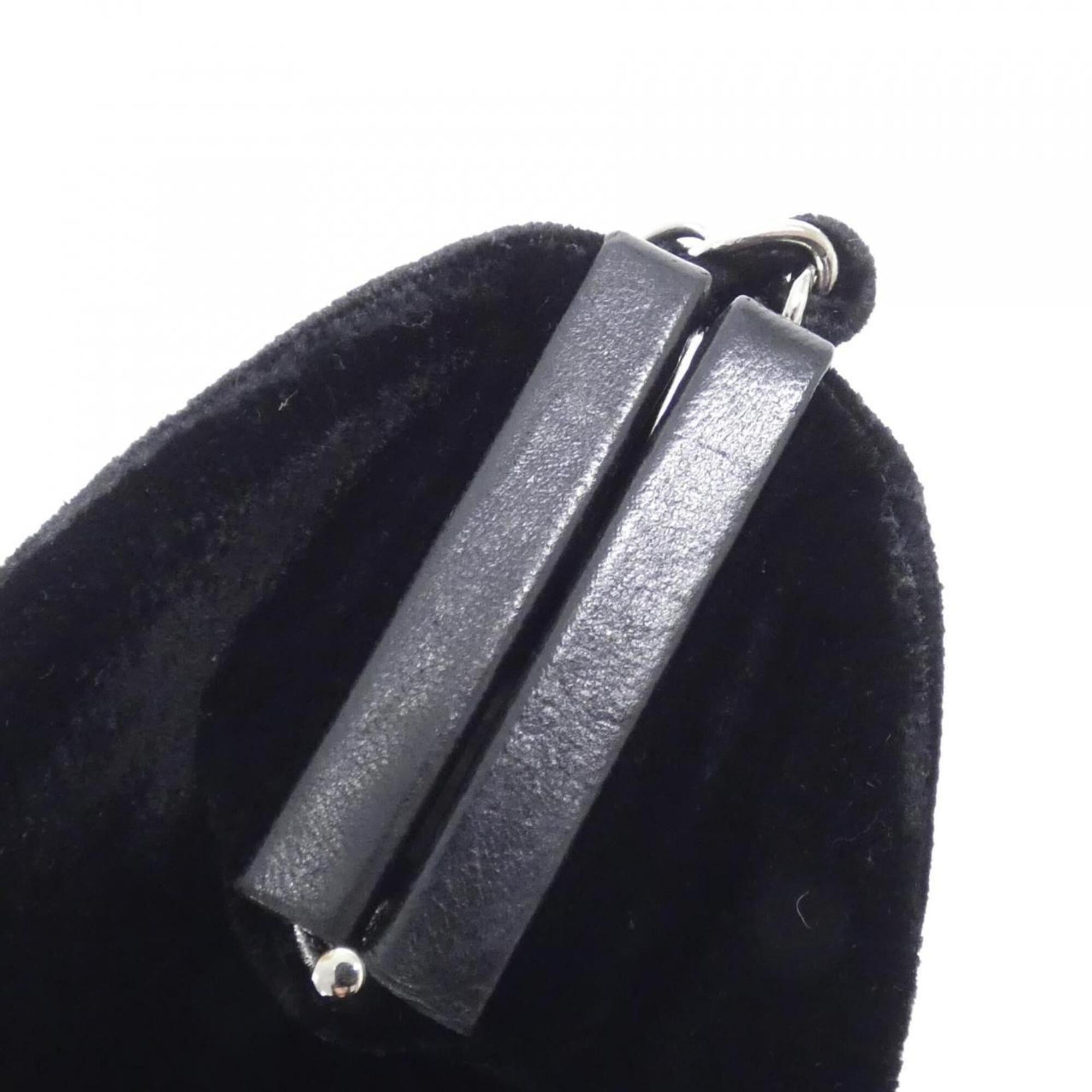 Chanel Black Leather Shoulder Bag (Pre-Owned)