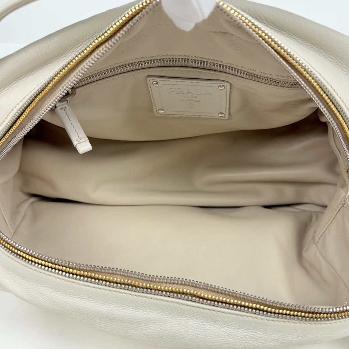 Prada White Leather Handbag (Pre-Owned)