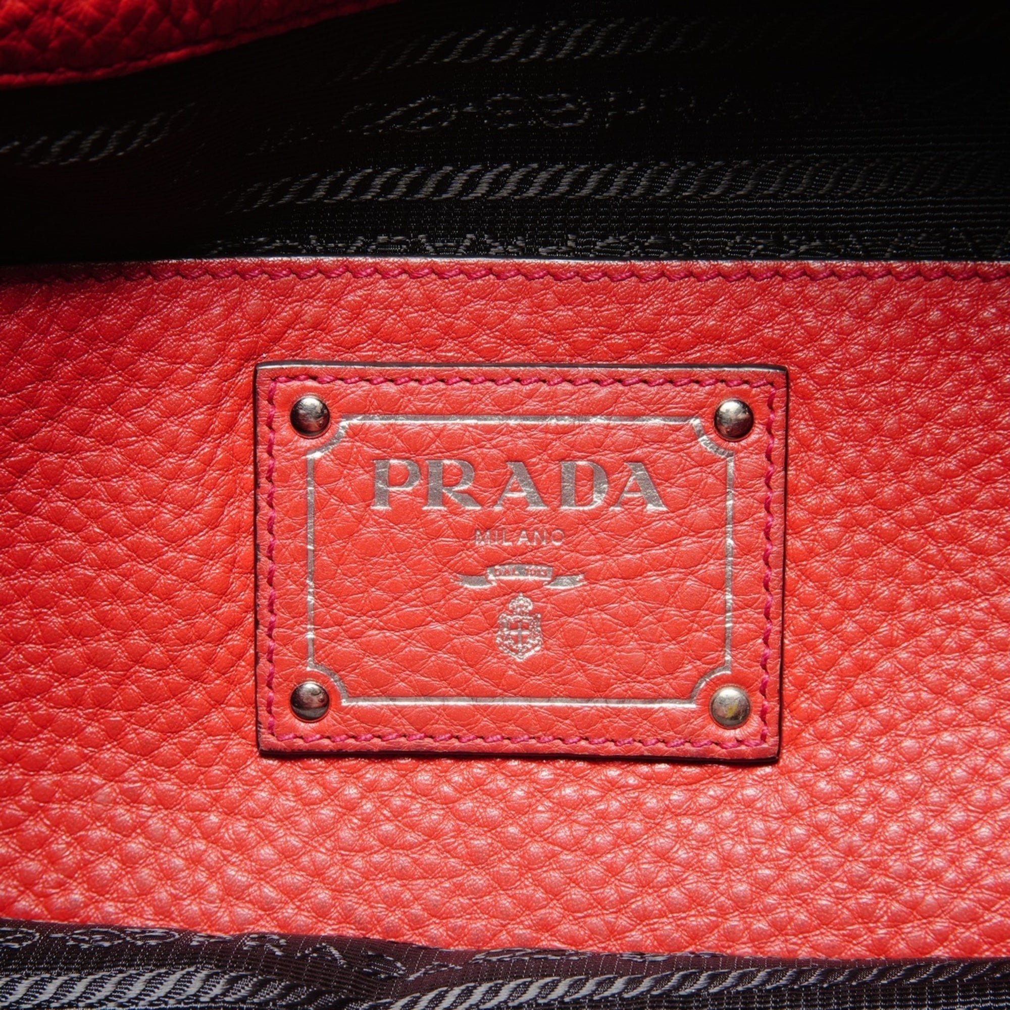 Prada Red Color Leather Shoulder Bag (Pre-Owned)