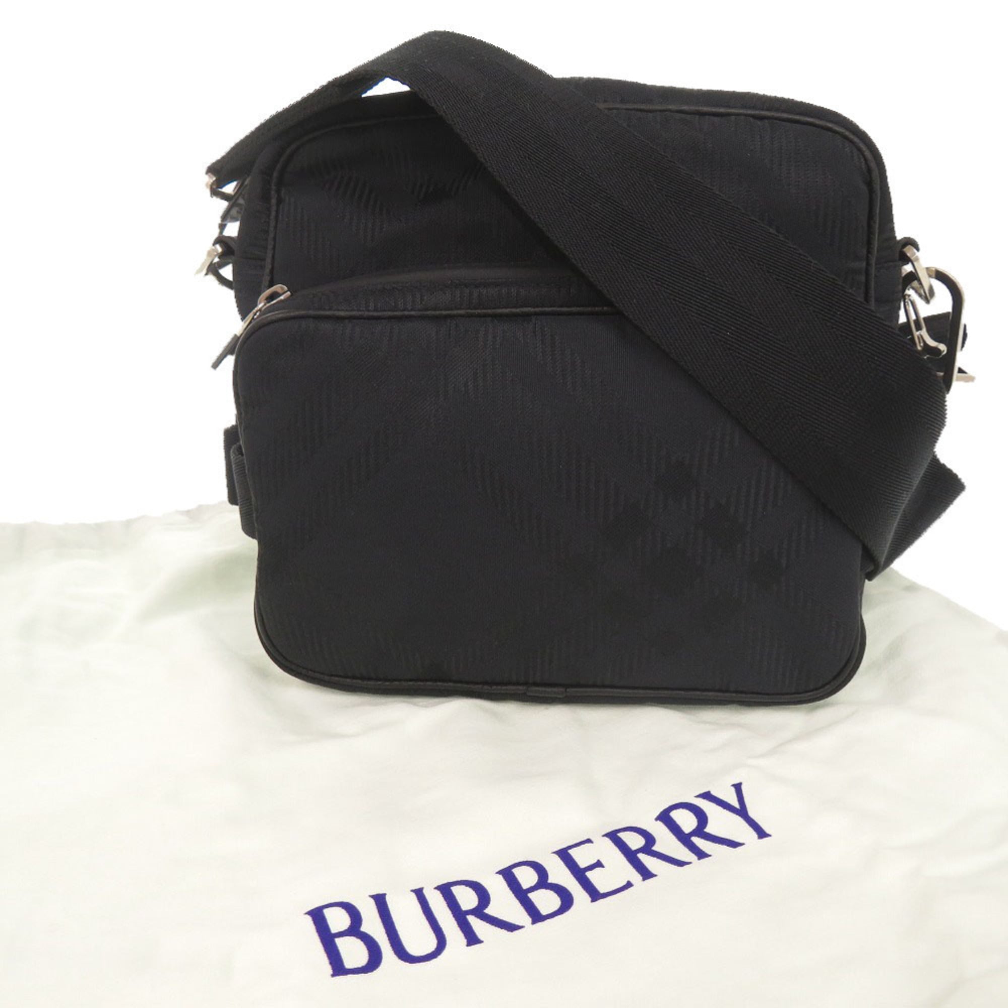 Burberry Black Nylon Polyester Shoulder Bag (Pre-Owned)
