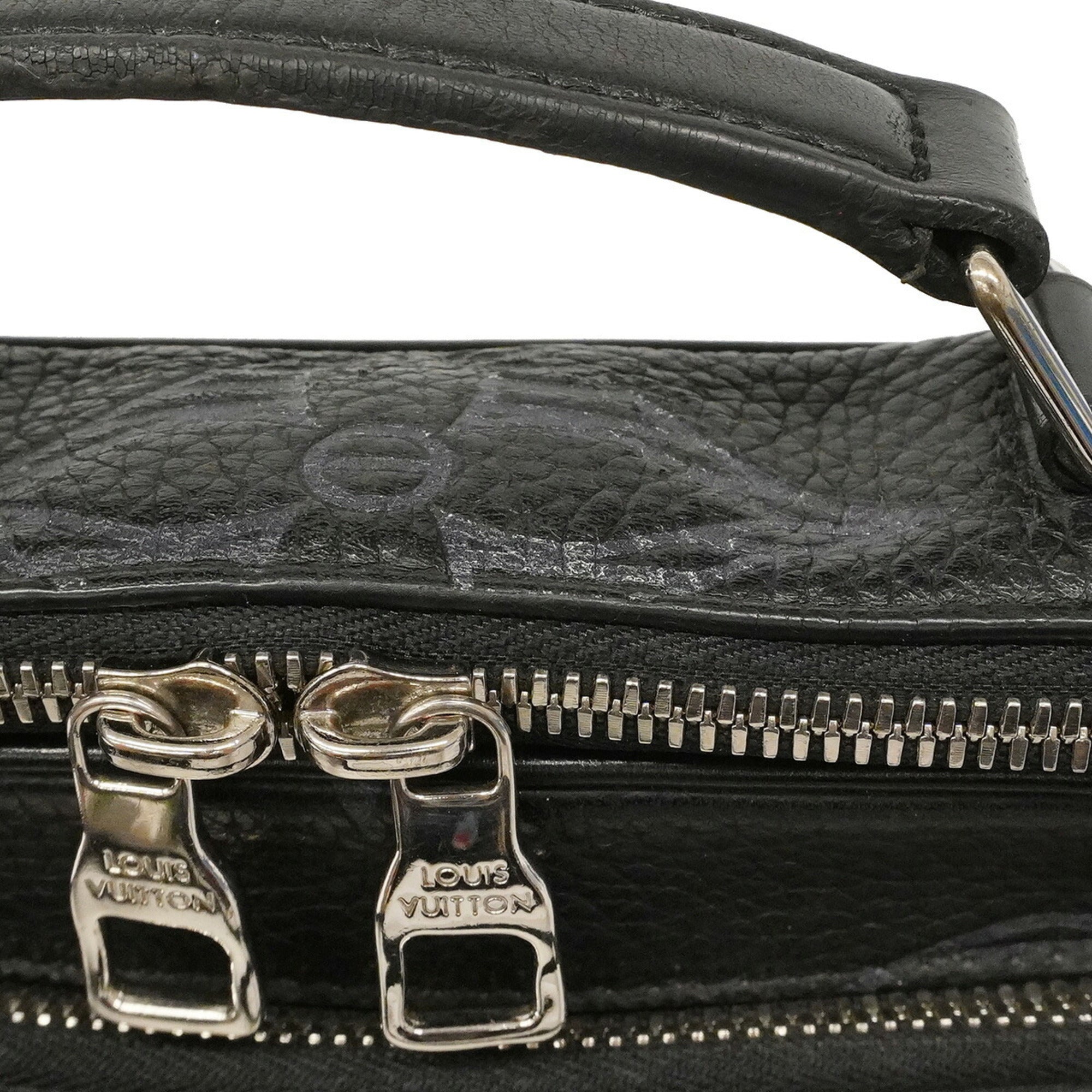 Louis Vuitton Noir Handbag (Pre-Owned)