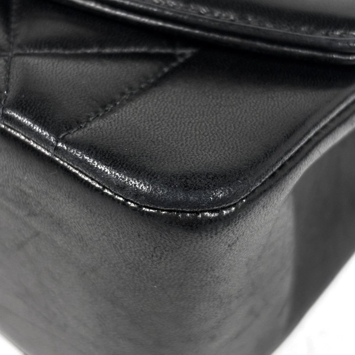 Chanel Black Leather Shoulder Bag (Pre-Owned)