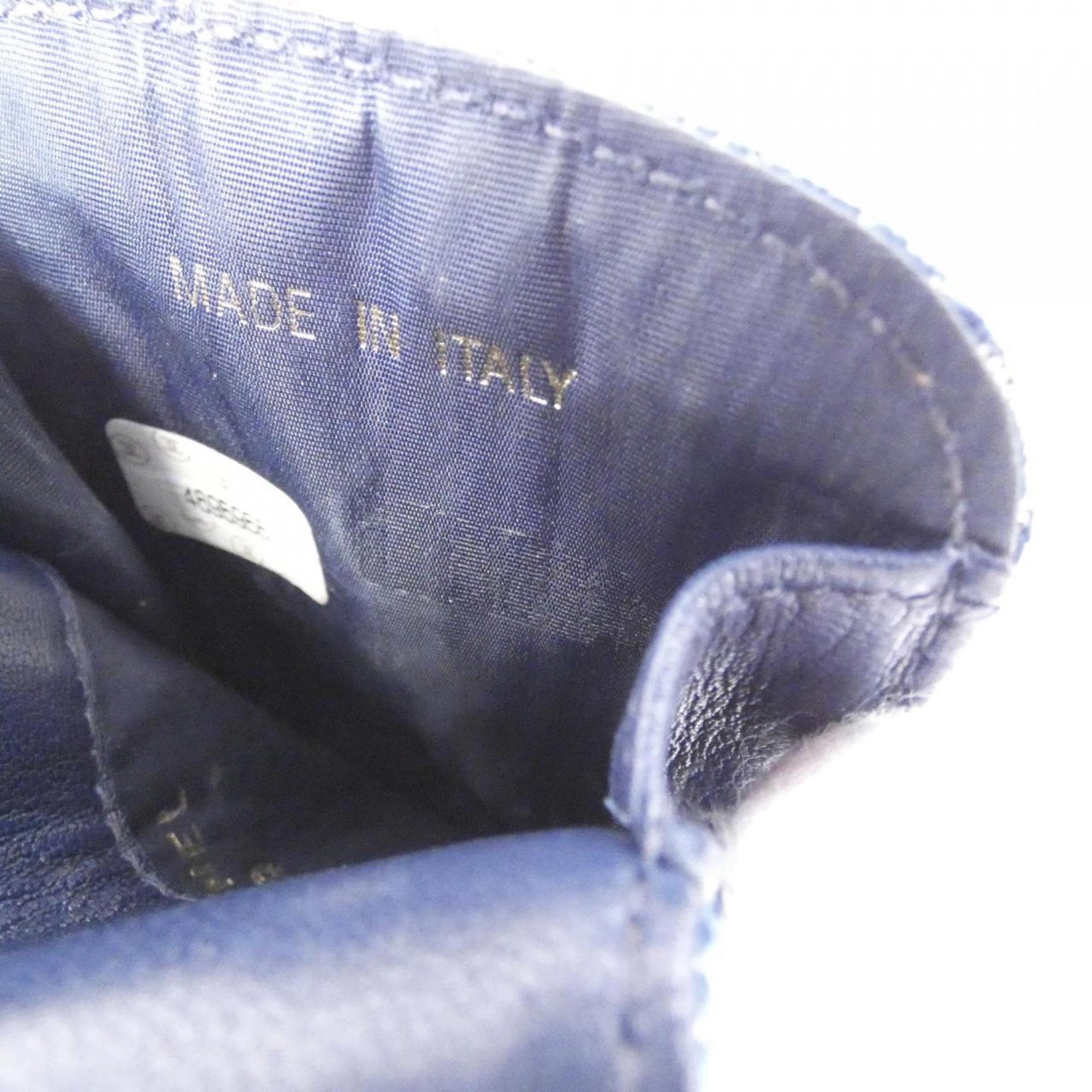 Chanel Blue Denim Pouch (Pre-Owned)
