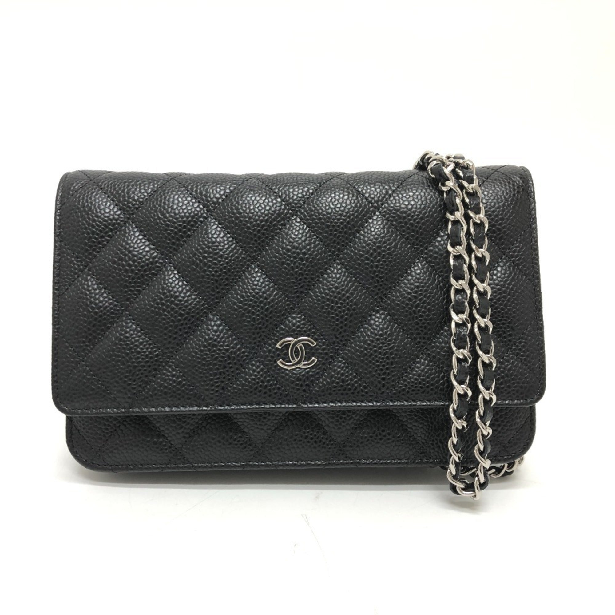 Chanel Black Caviar Leather Shoulder Bag (Pre-Owned)