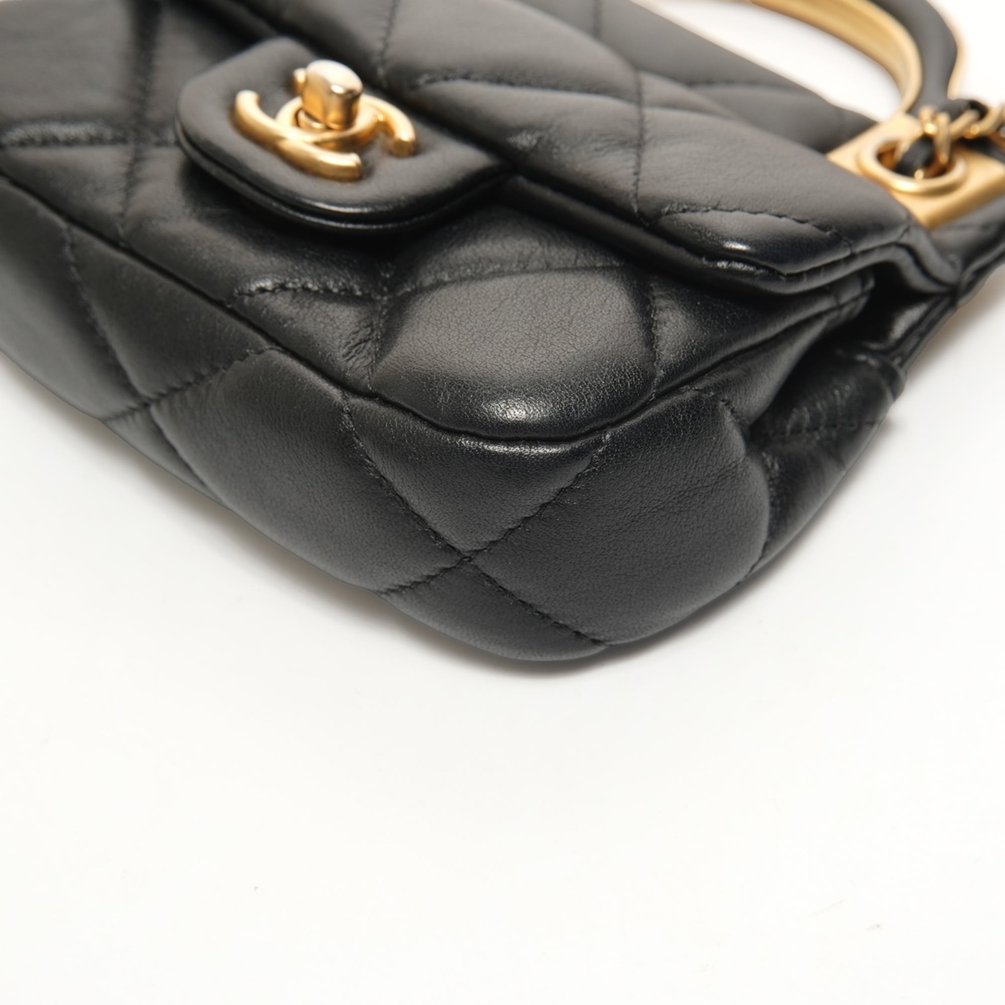 Chanel Matelasse Black Clear Chain/Shoulder Wallet (Pre-Owned)