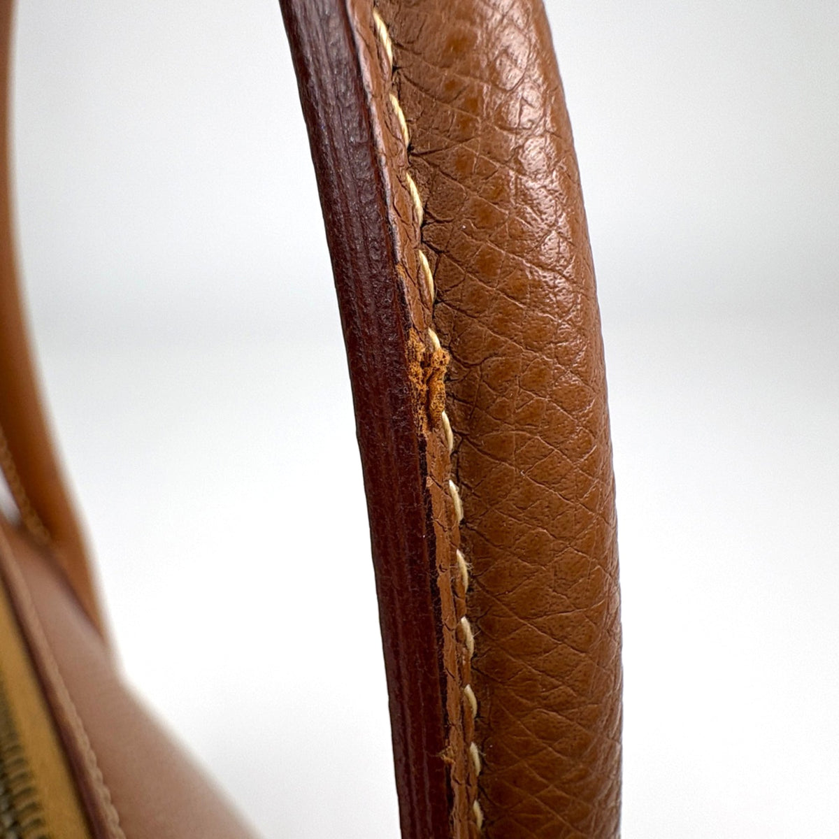 Hermes Gold Courchevel Leather Handbag (Pre-Owned)