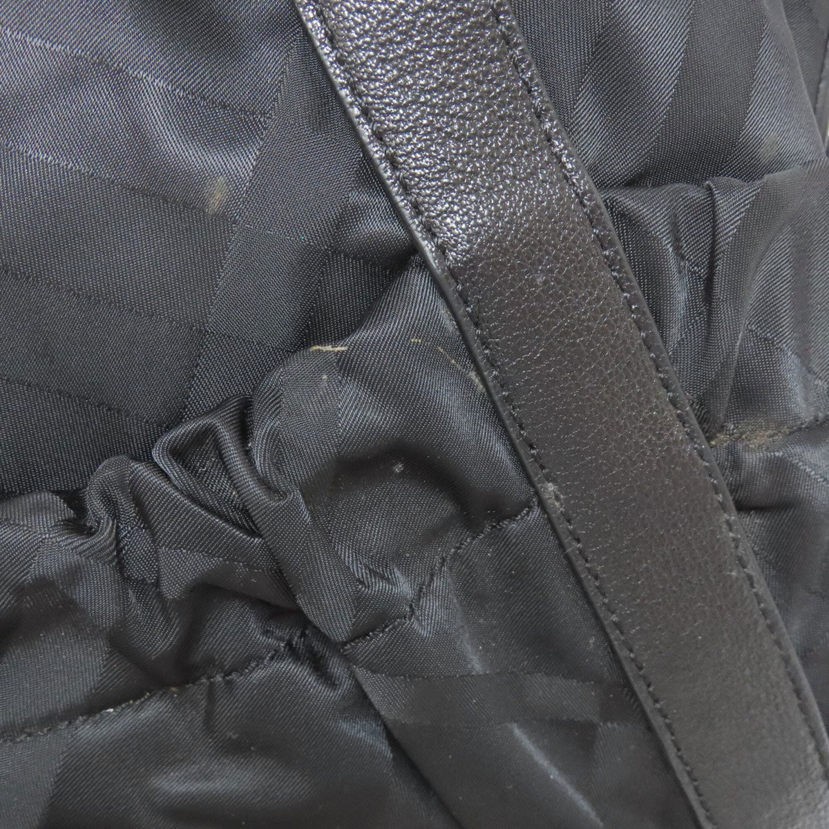 Burberry Black Nylon Tote Bag (Pre-Owned)