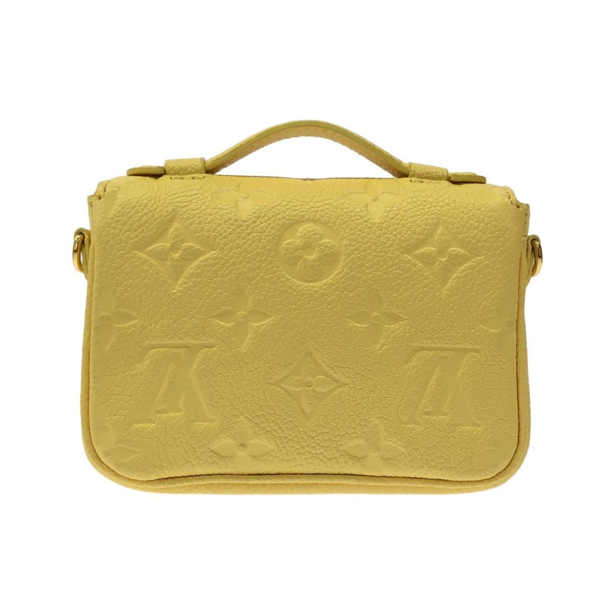 Louis Vuitton Yellow Leather Shoulder Bag (Pre-Owned)