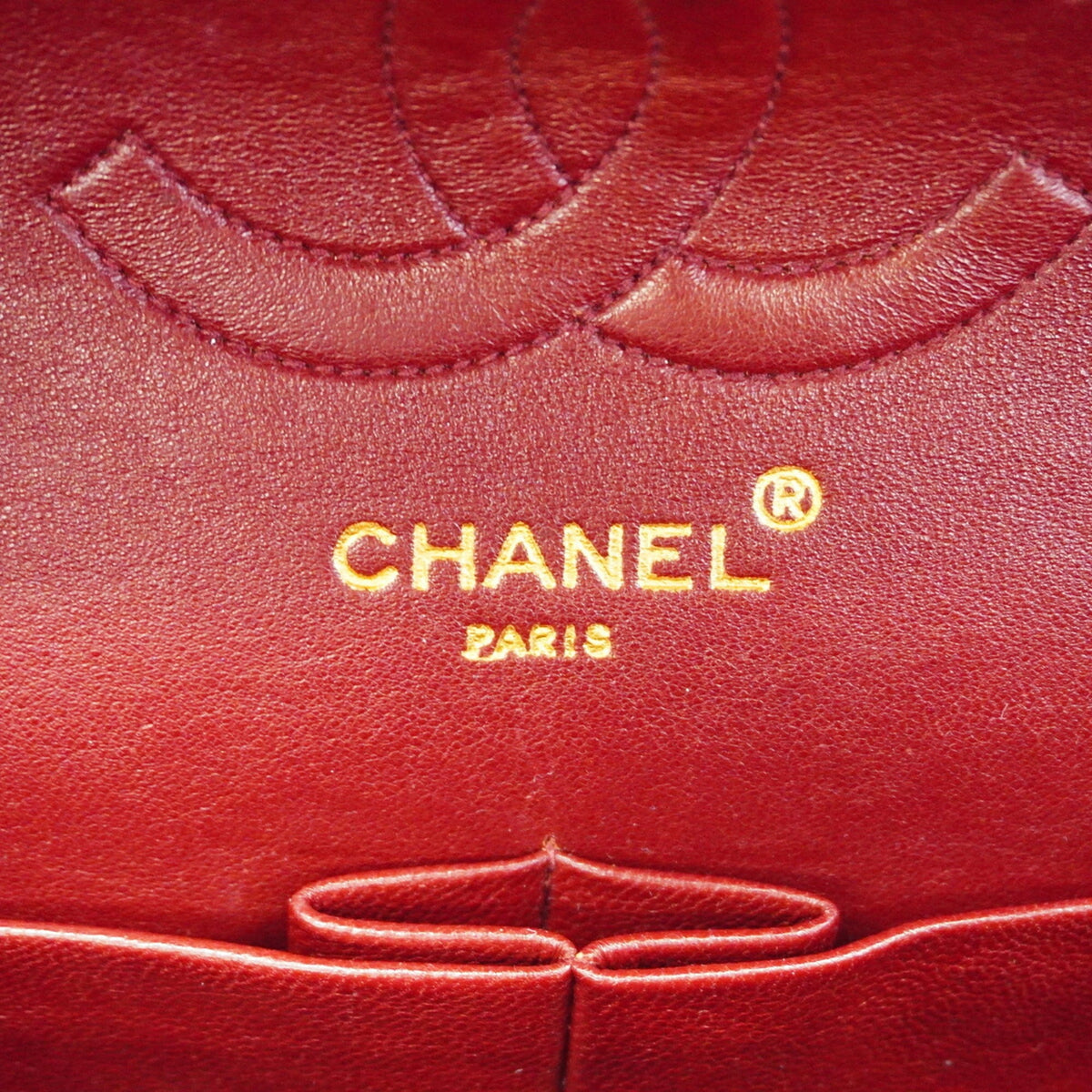 Chanel Black Leather Shoulder Bag (Pre-Owned)
