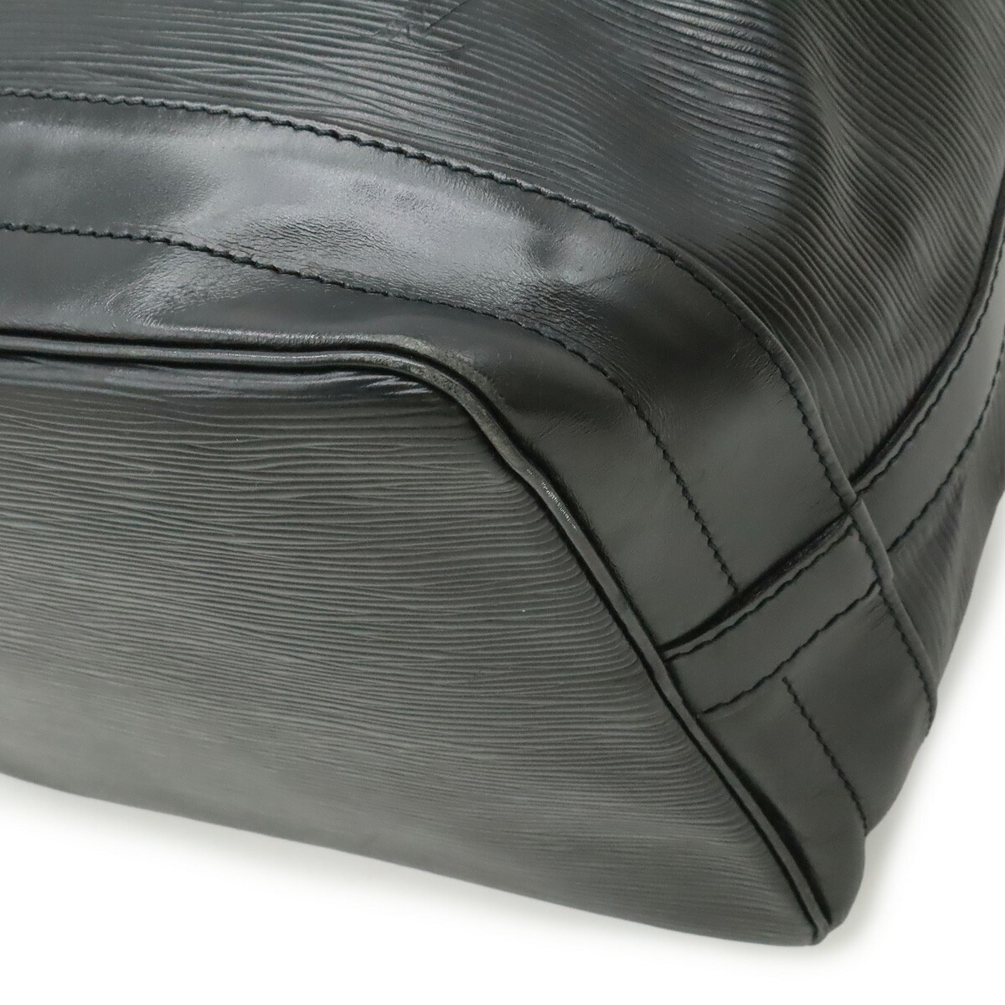 Louis Vuitton Black Noir Epi Leather Shoulder Bag (Pre-Owned)