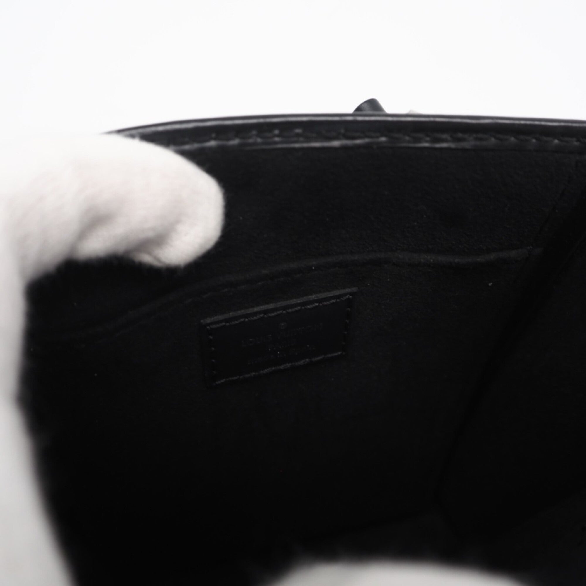 Louis Vuitton Black Noir Leather Shoulder Bag (Pre-Owned)