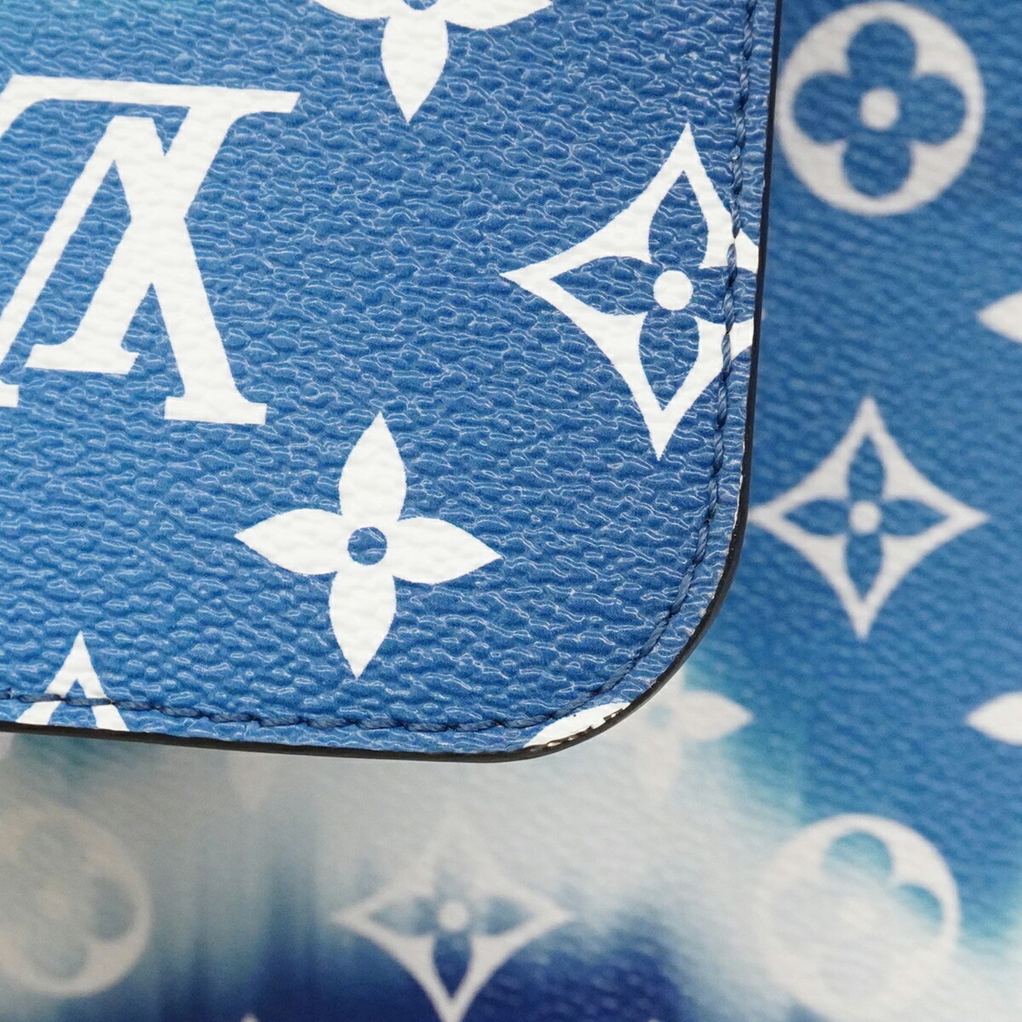 Louis Vuitton Blue Tote Bag (Pre-Owned)