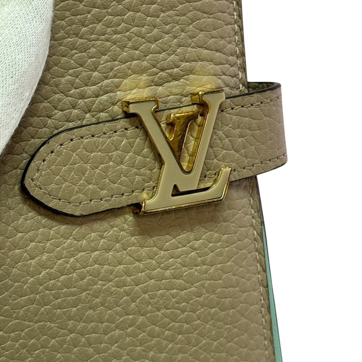 Louis Vuitton Beige Leather Wallet (Bi-Fold) (Pre-Owned)