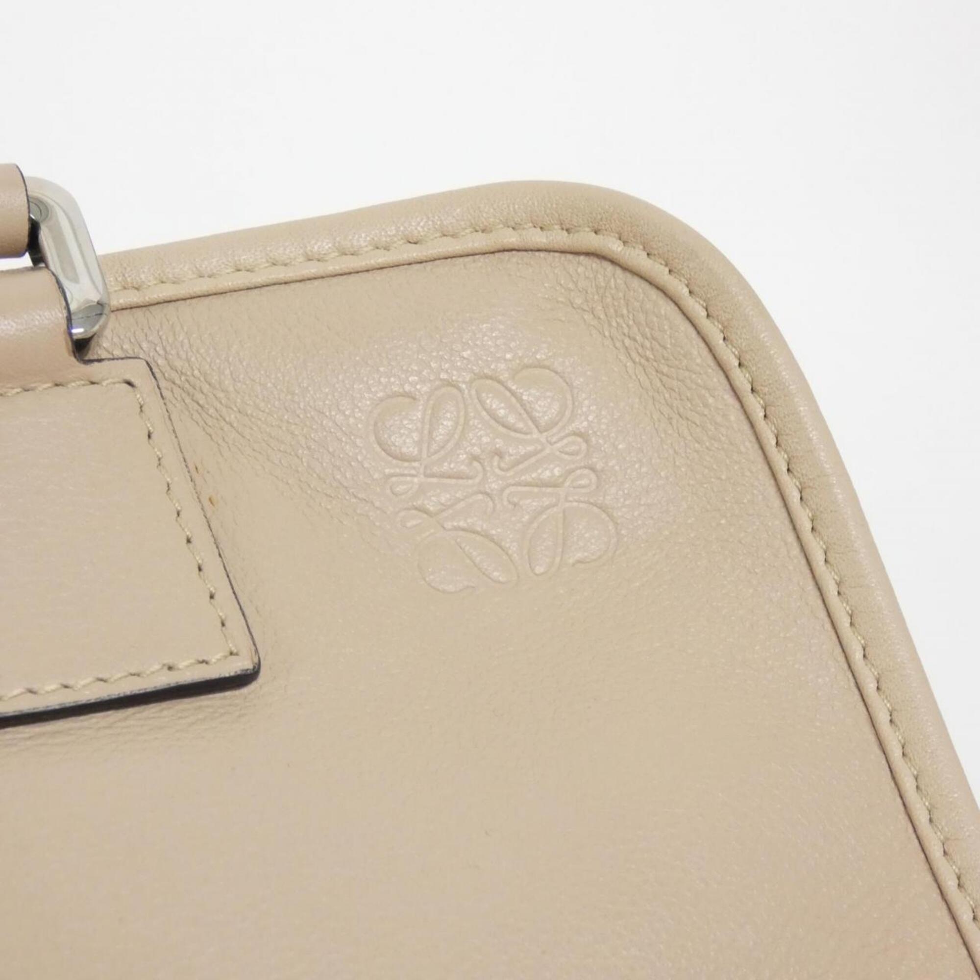 Loewe Beige Leather Handbag (Pre-Owned)