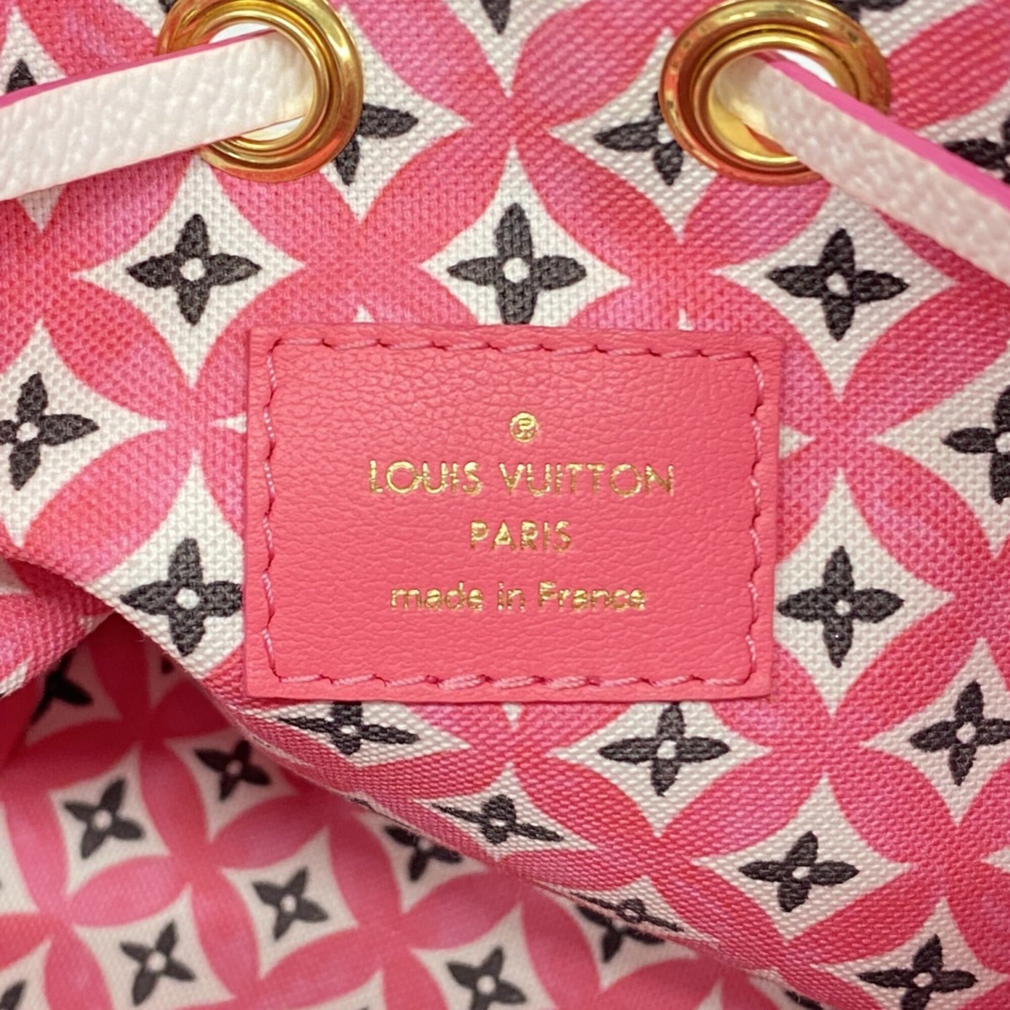 Louis Vuitton Rose Handbag (Pre-Owned)