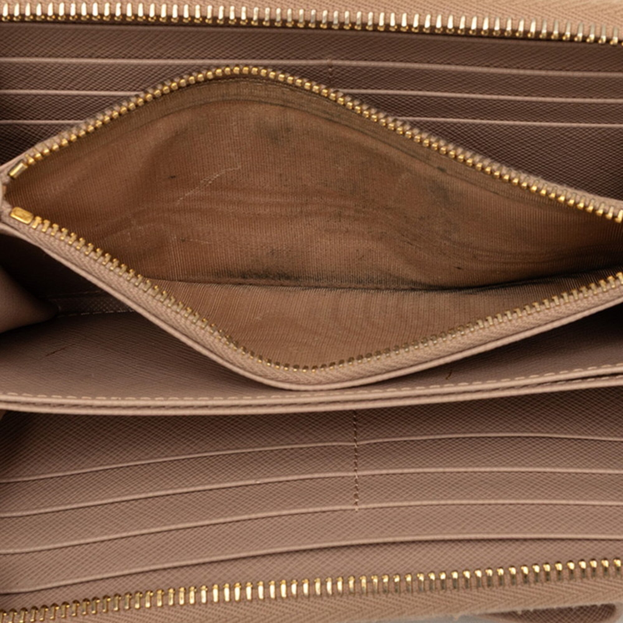 Prada Beige Leather Long Wallet (Bi-Fold) (Pre-Owned)