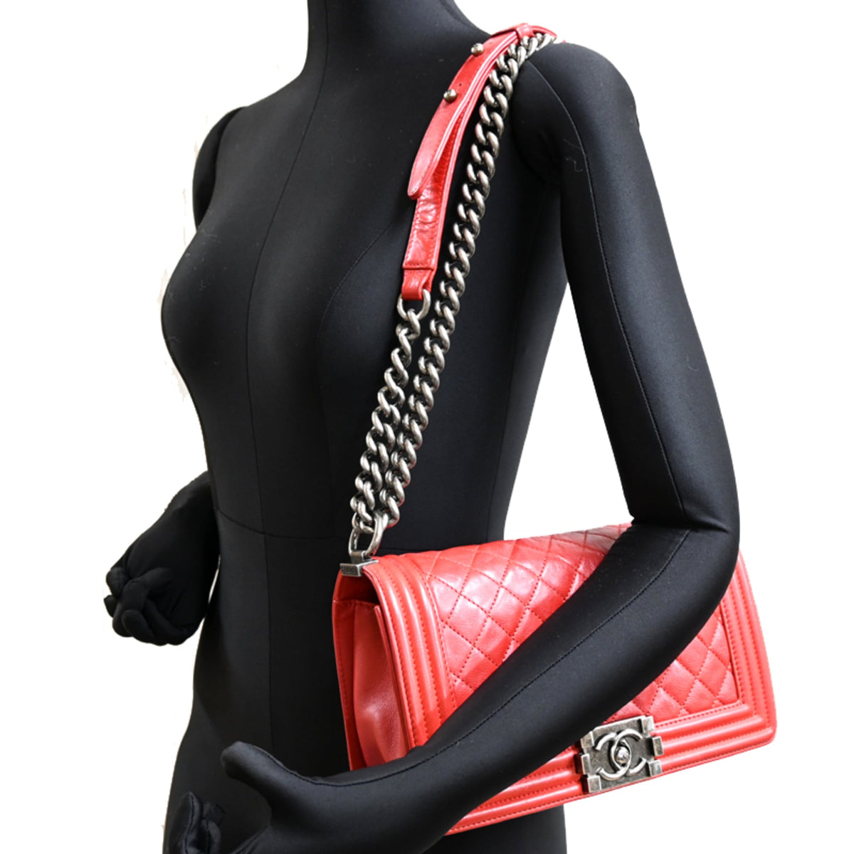 Chanel Boy Chanel Red Color Leather Shoulder Bag (Pre-Owned)
