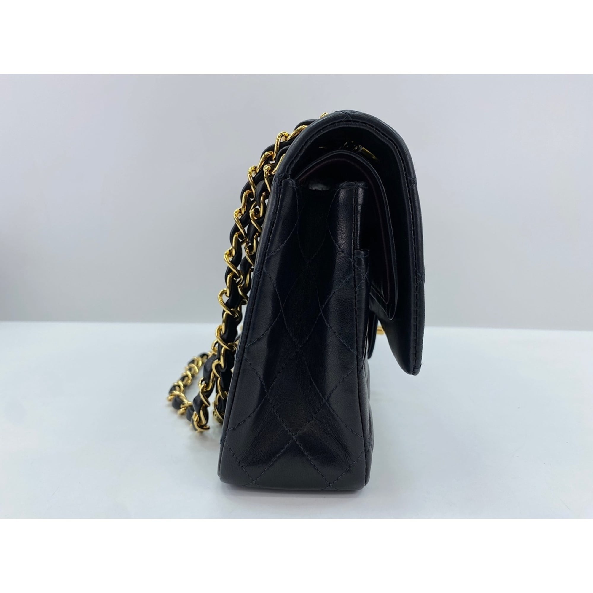 Chanel Matelasse Black Shoulder Bag (Pre-Owned)
