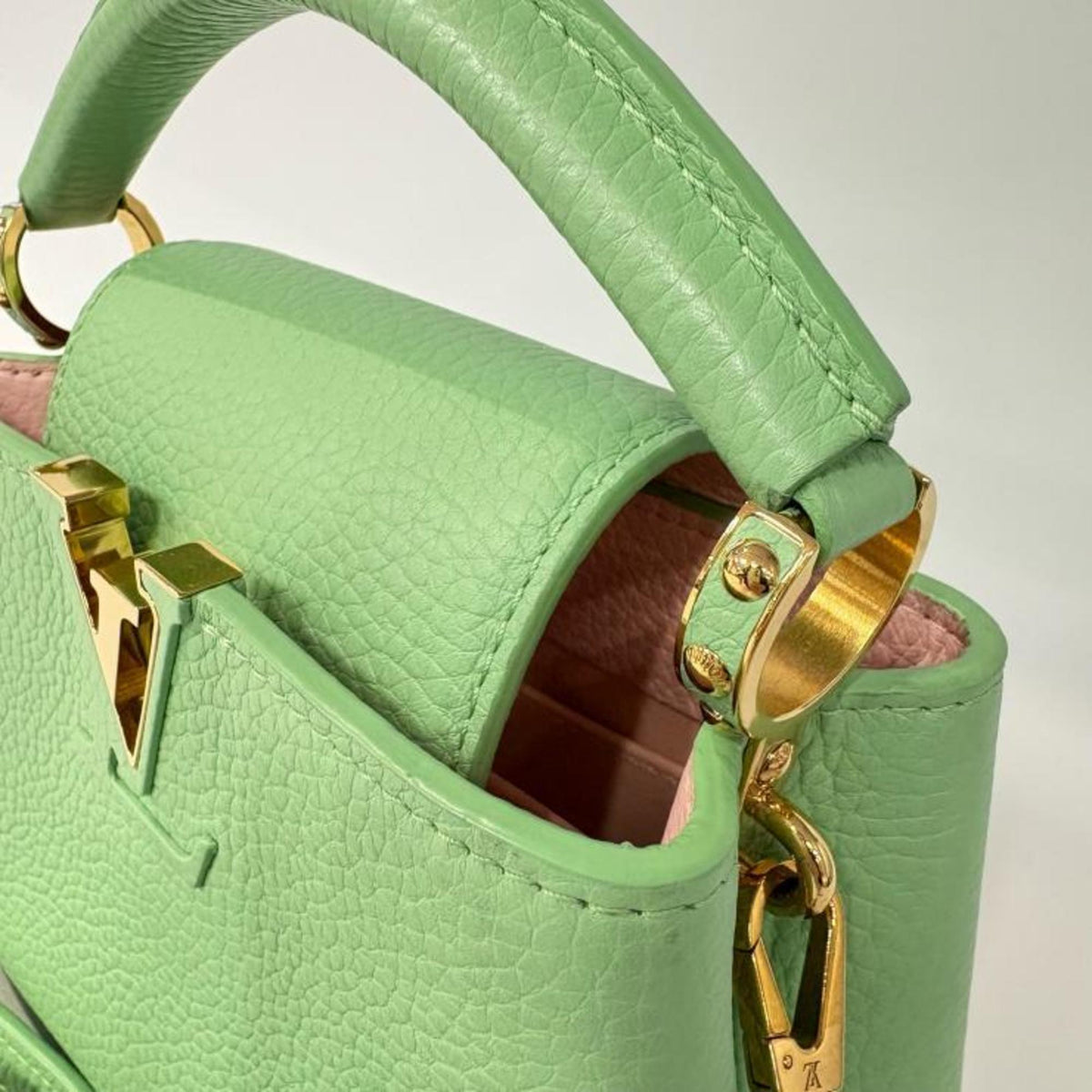 Louis Vuitton Green Leather Handbag (Pre-Owned)