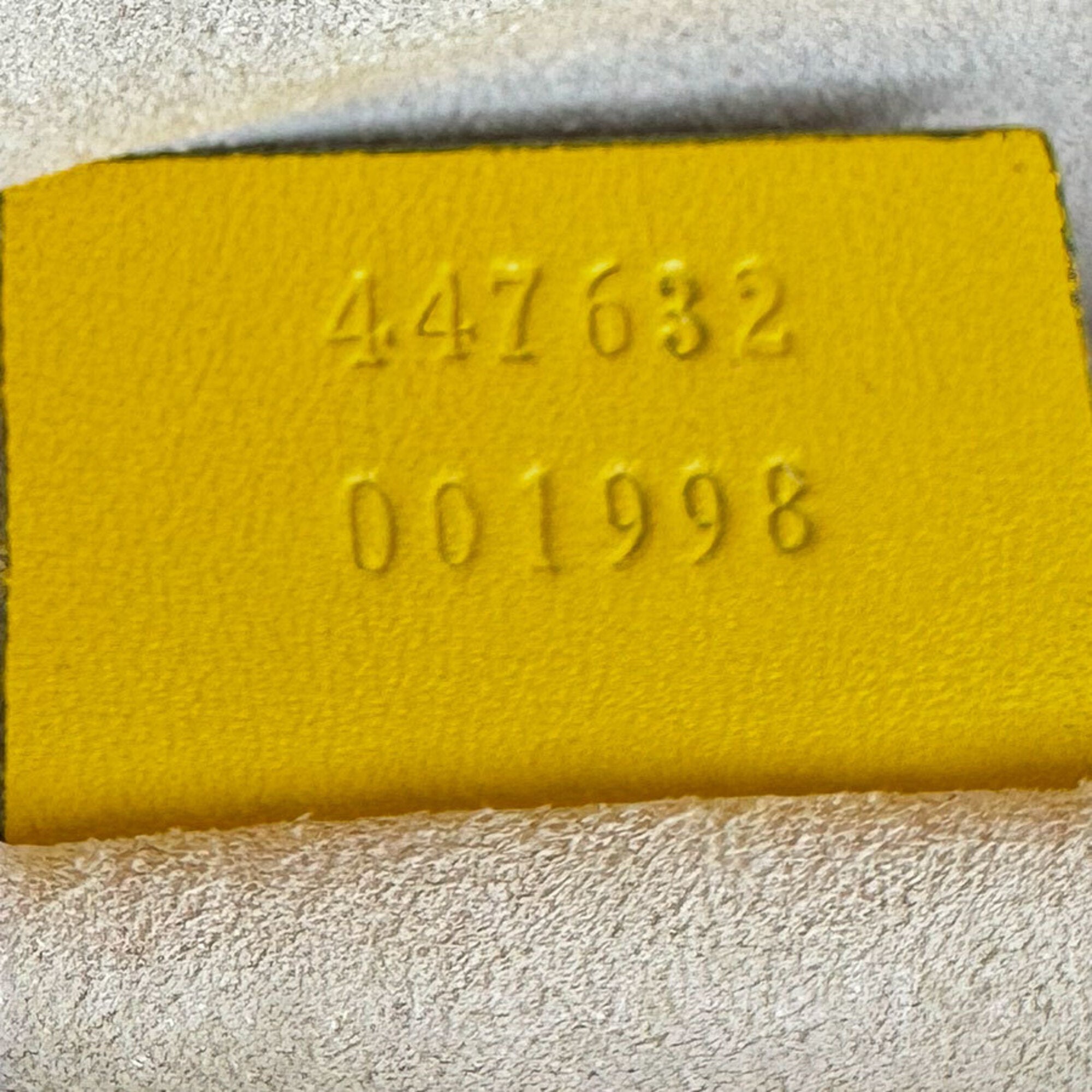 Gucci Gold Yellow Leather Metal Shoulder Bag (Pre-Owned)