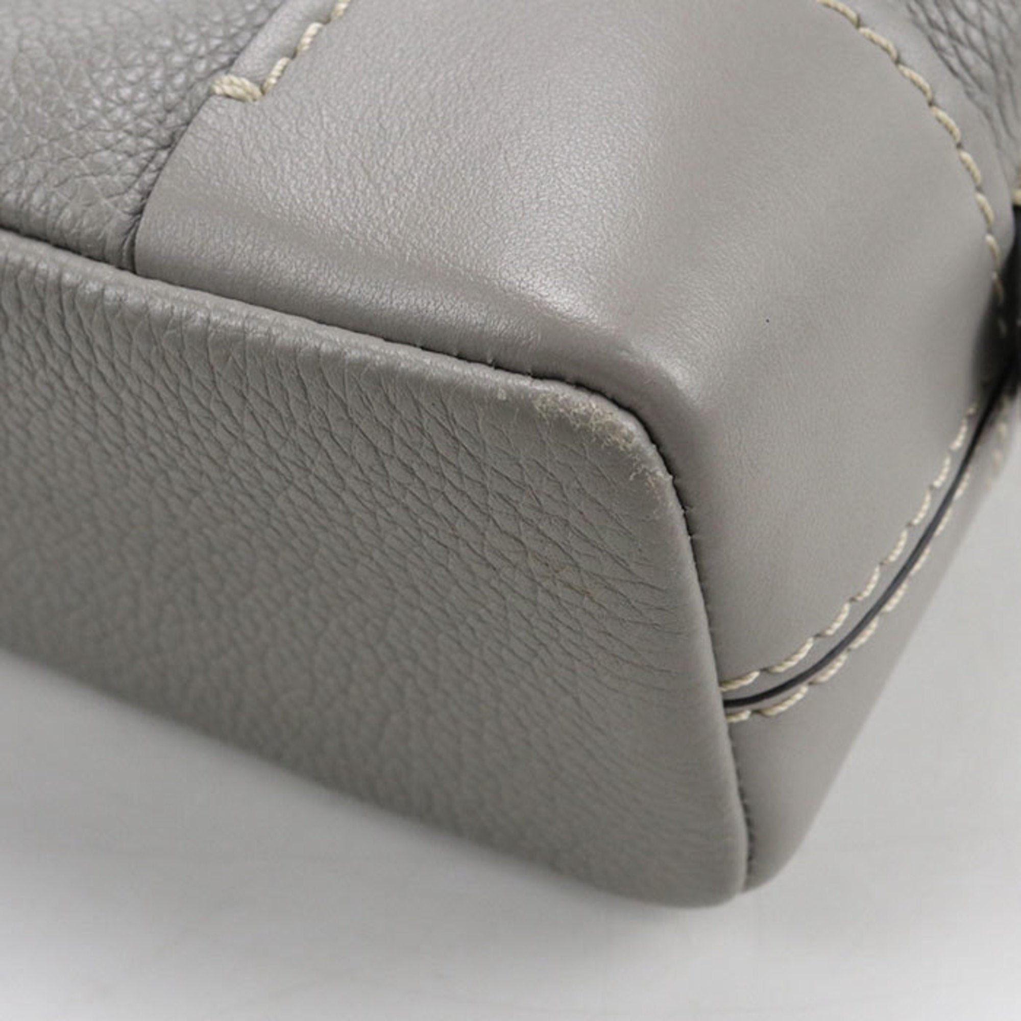 Chloé Gray Leather Handbag (Pre-Owned)