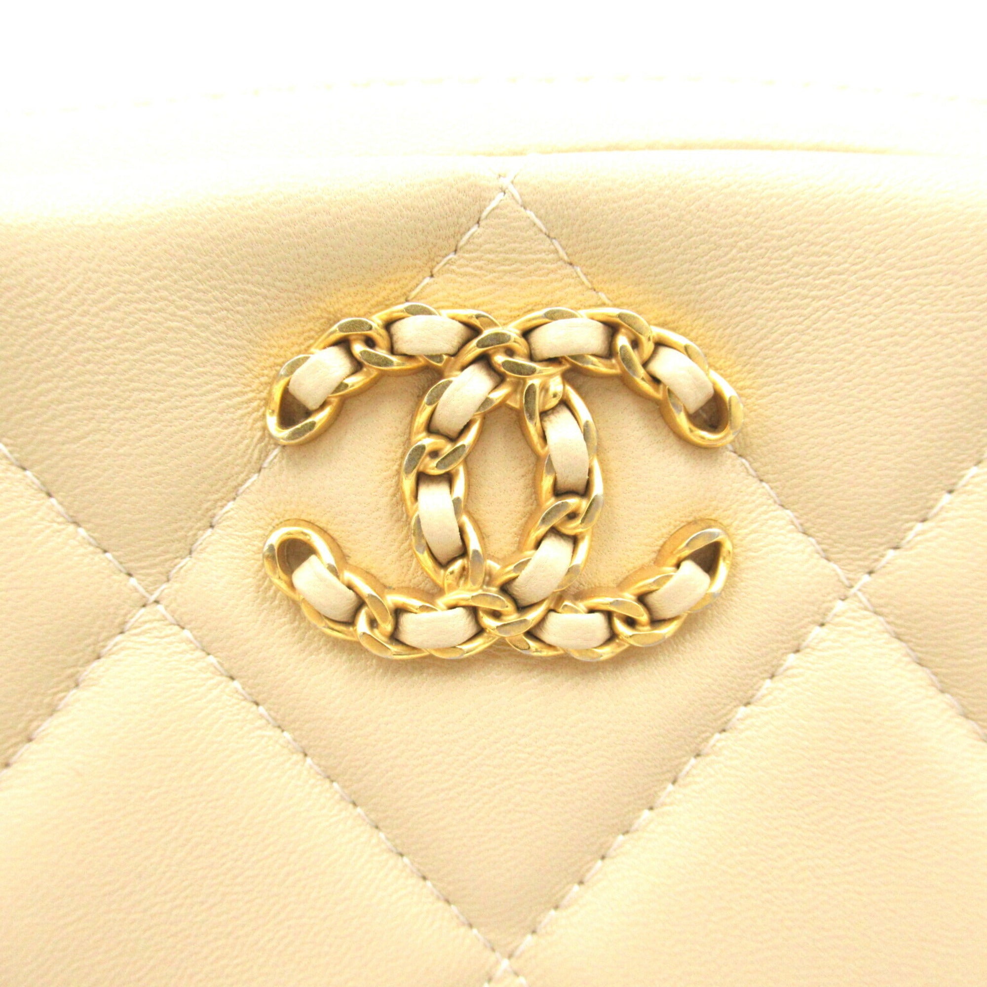 Chanel Beige Leather Shoulder Bag (Pre-Owned)