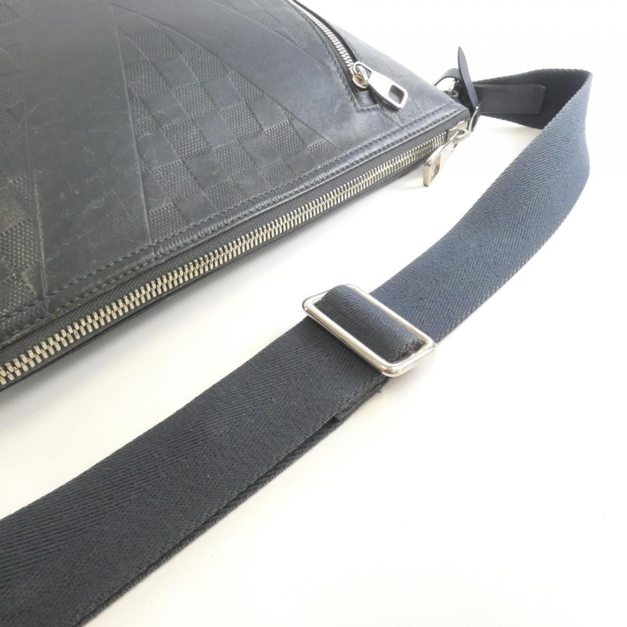 Louis Vuitton Cosmos Leather Shoulder Bag (Pre-Owned)