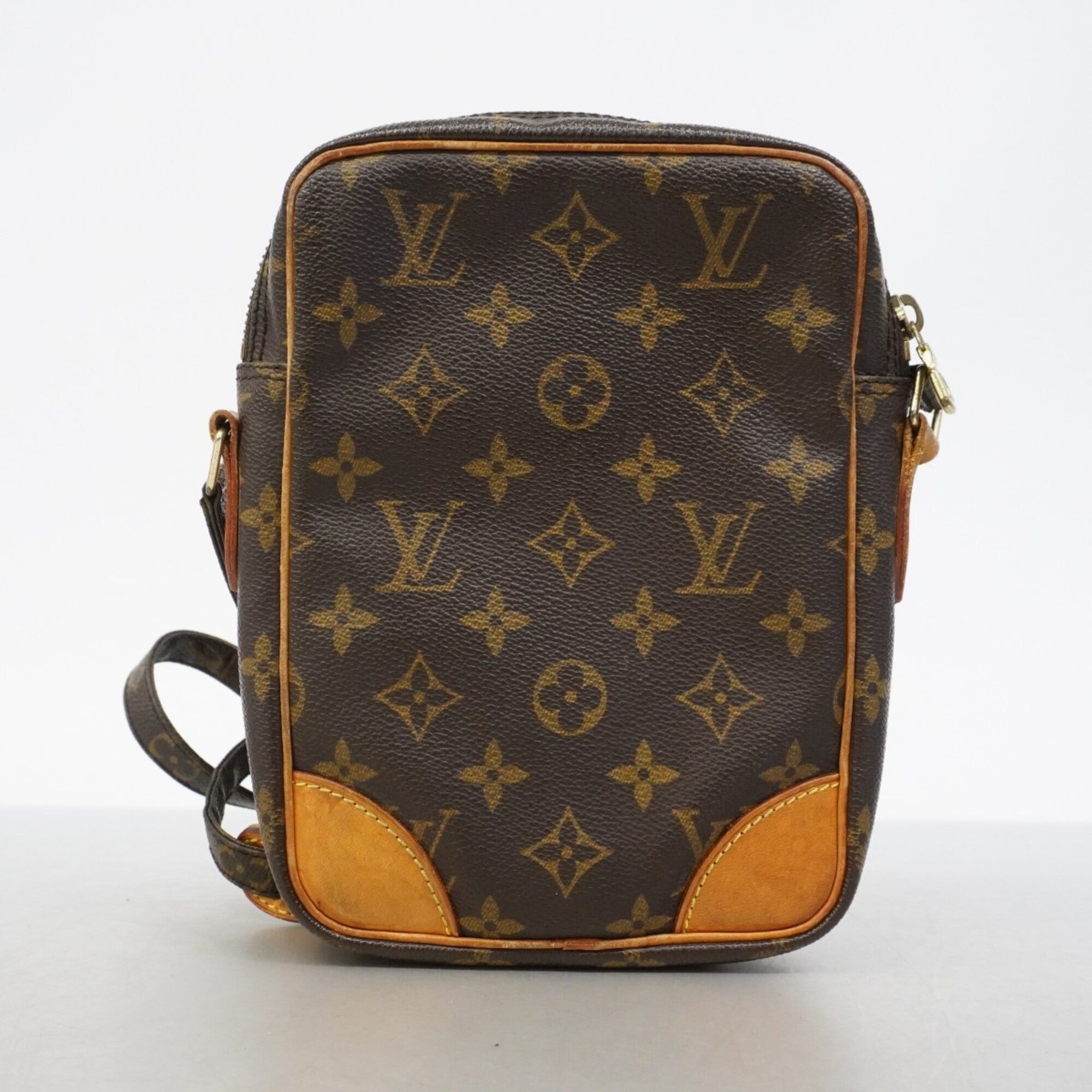 Louis Vuitton Brown Shoulder Bag (Pre-Owned)