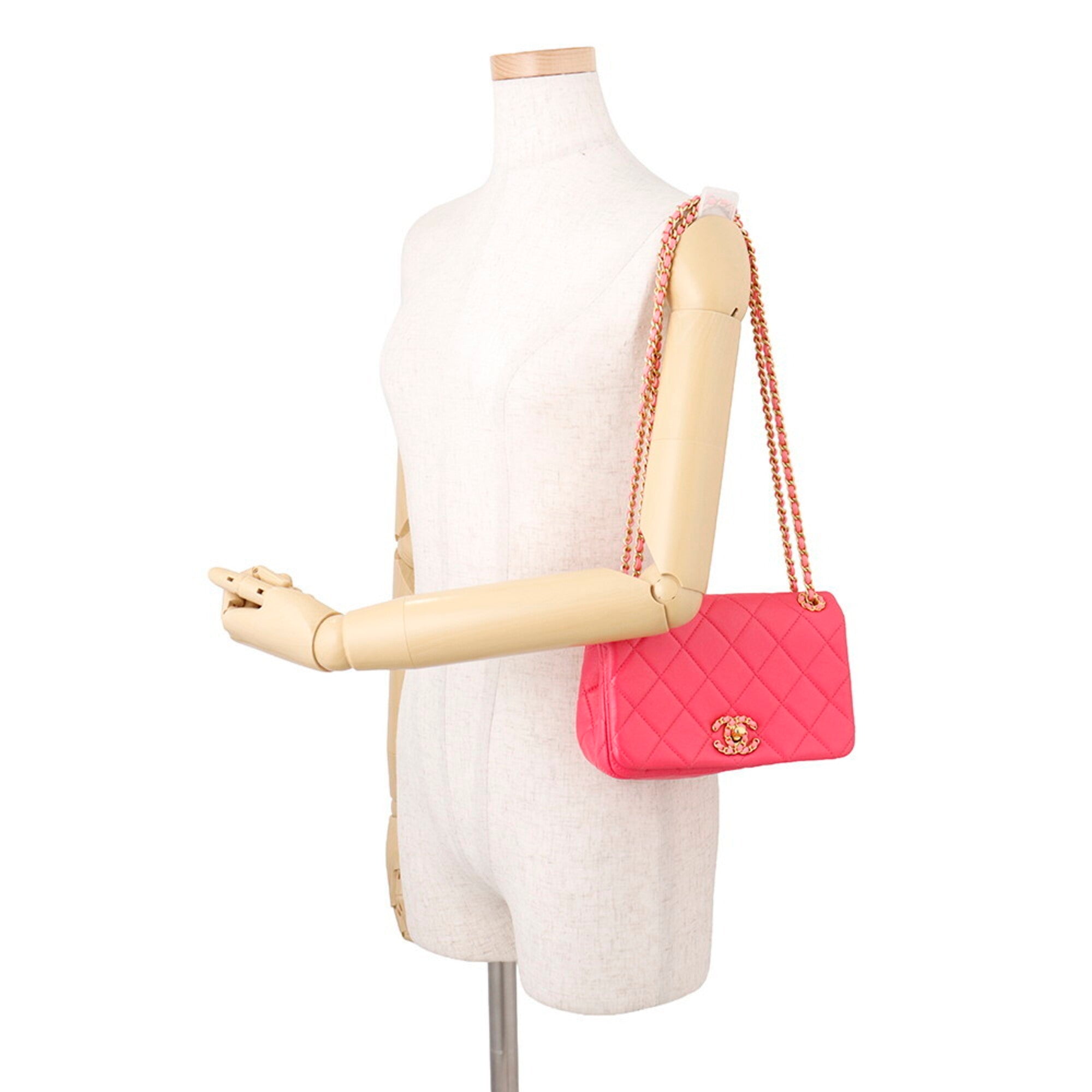 Chanel Matelasse Pink Leather Handbag Shoulder Bag (Pre-Owned)