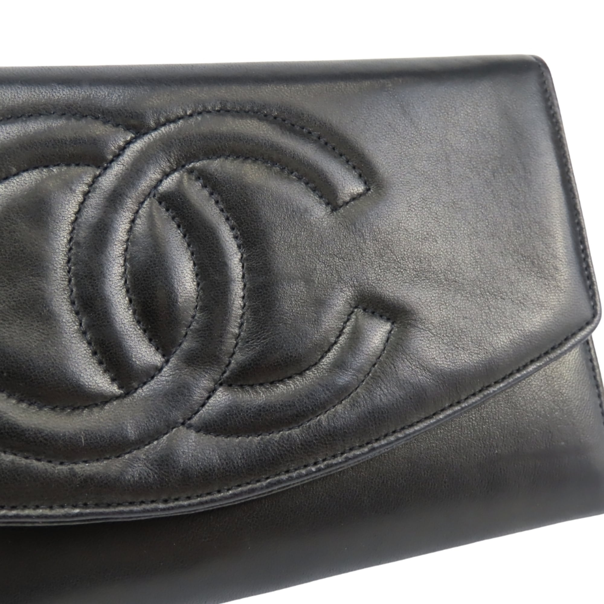 Chanel Black Leather Wallet (Bi-Fold) (Pre-Owned)
