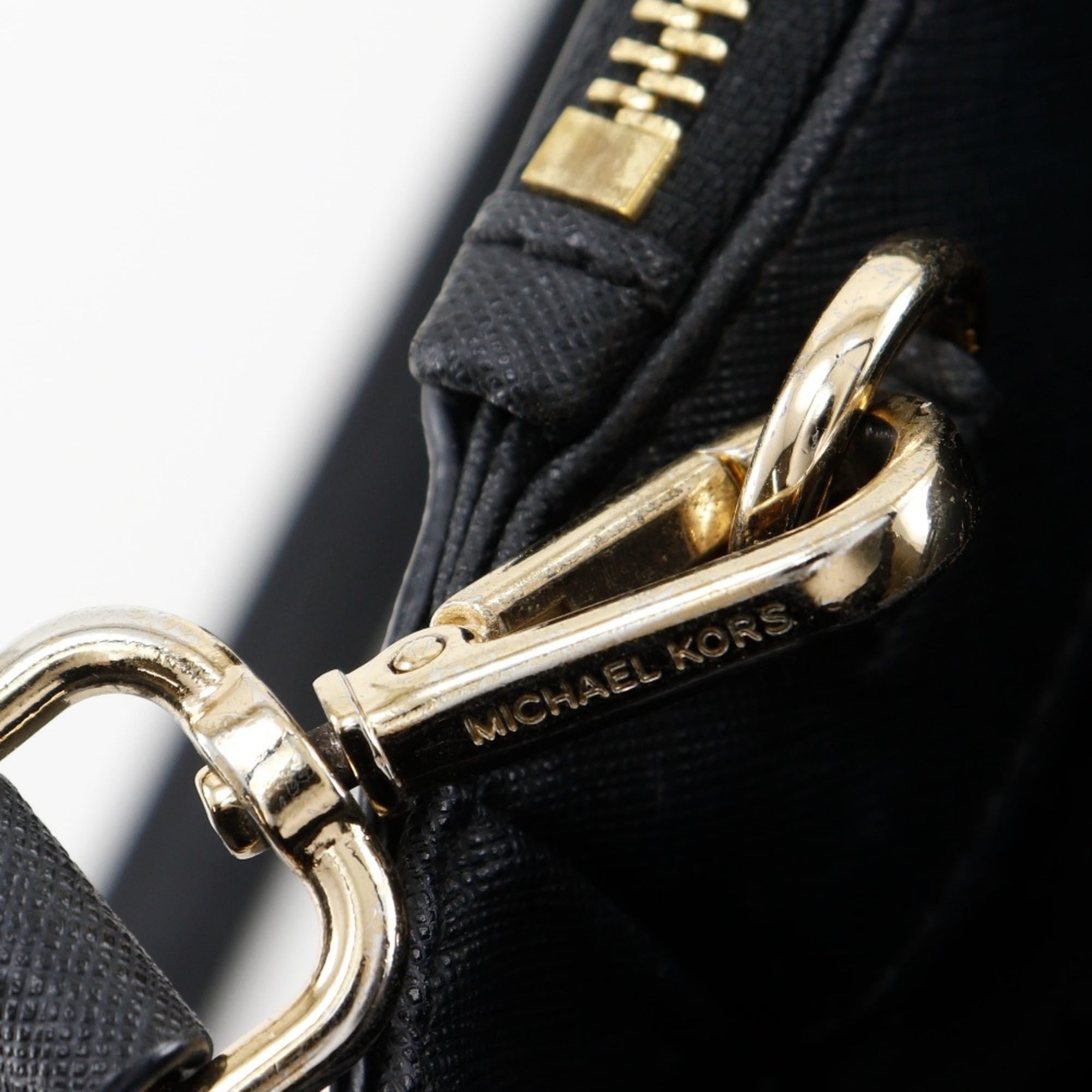 Michael Kors Black Leather Handbag (Pre-Owned)
