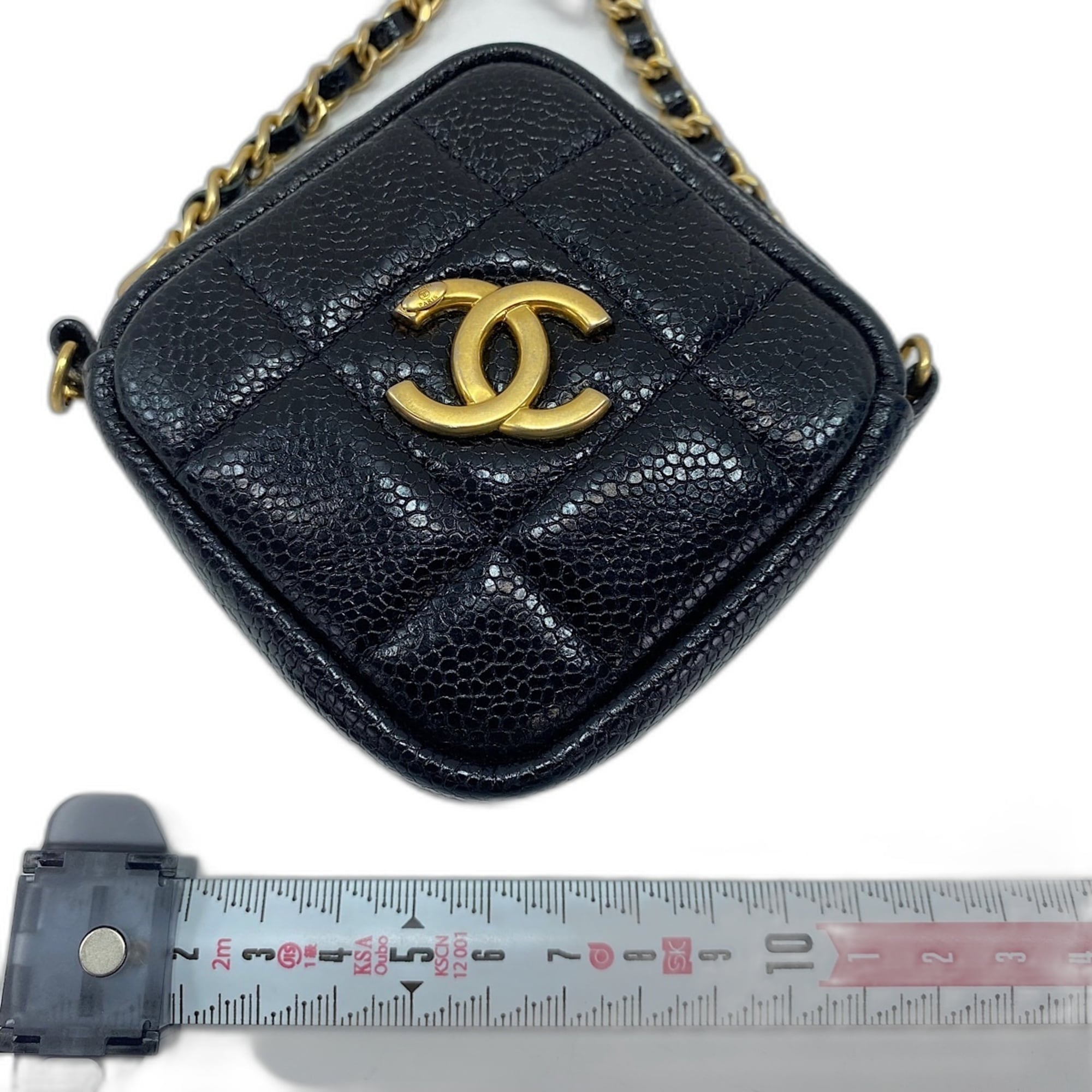 Chanel Black Shoulder Bag (Pre-Owned)