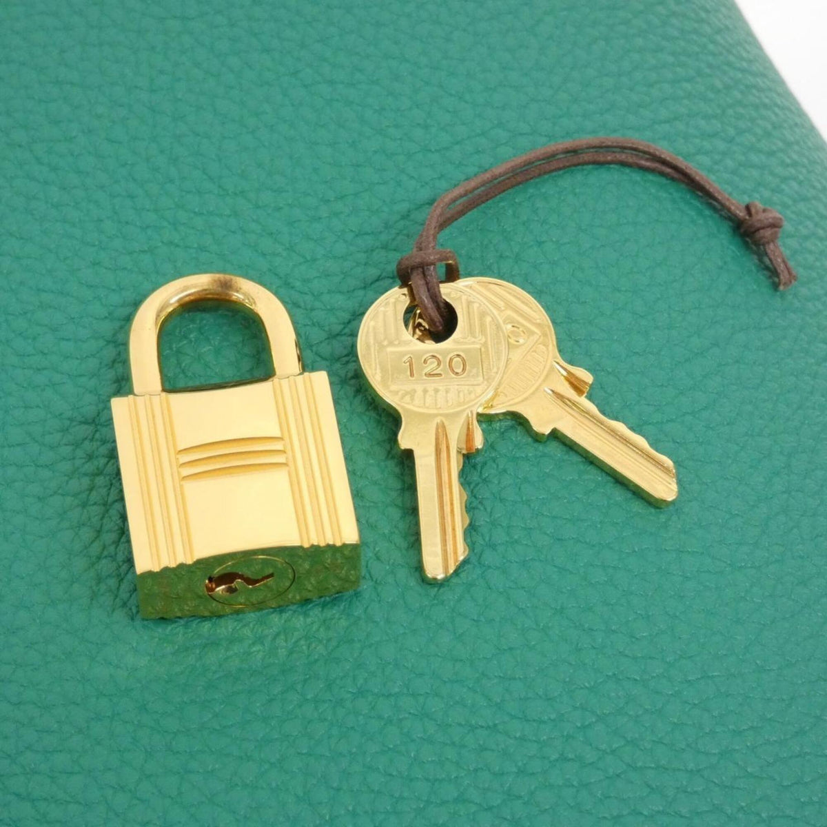 Hermes Green Handbag (Pre-Owned)
