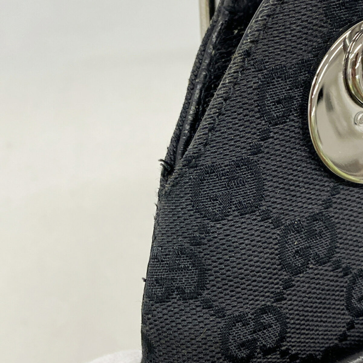 Gucci Black Canvas Handbag (Pre-Owned)