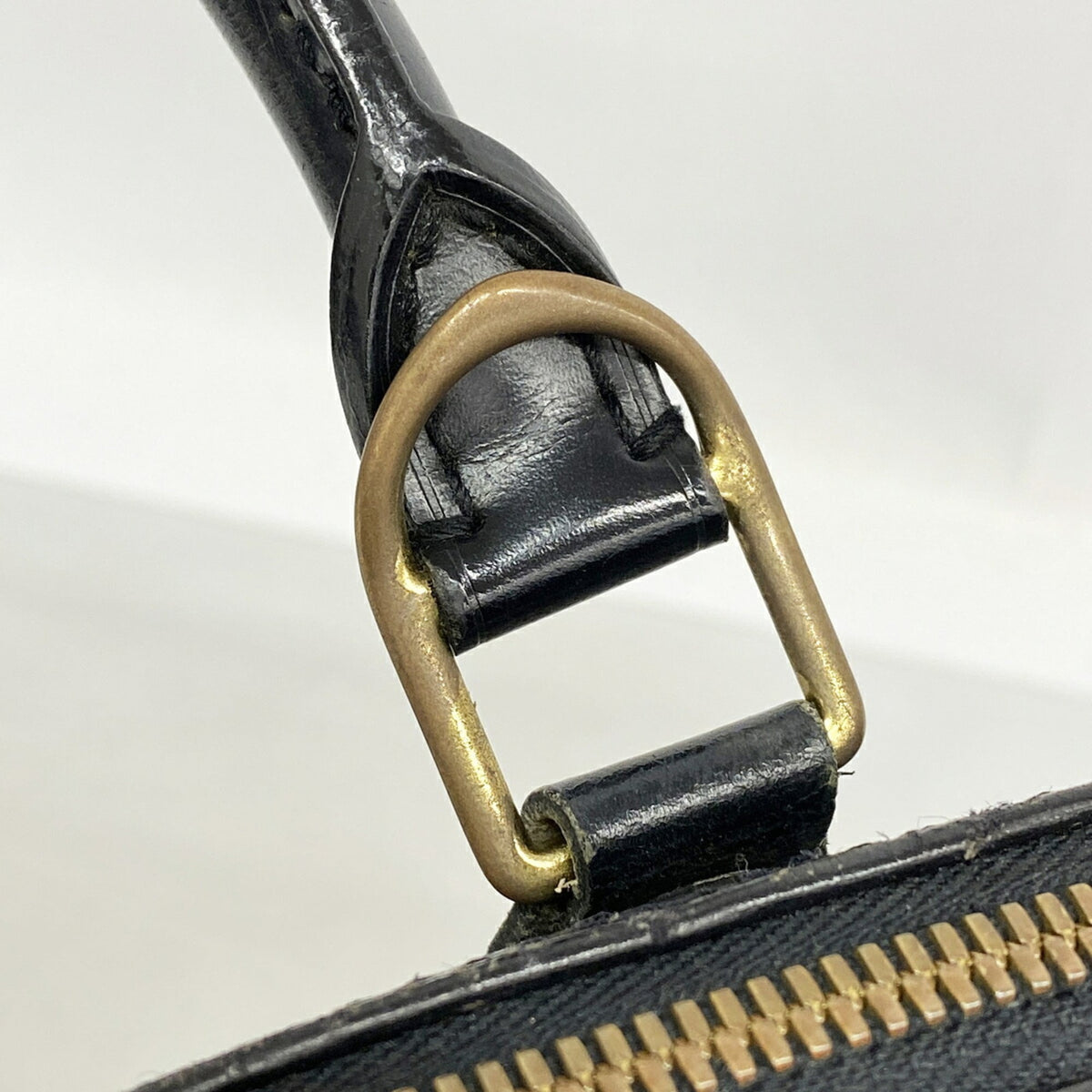 Louis Vuitton Noir Handbag (Pre-Owned)