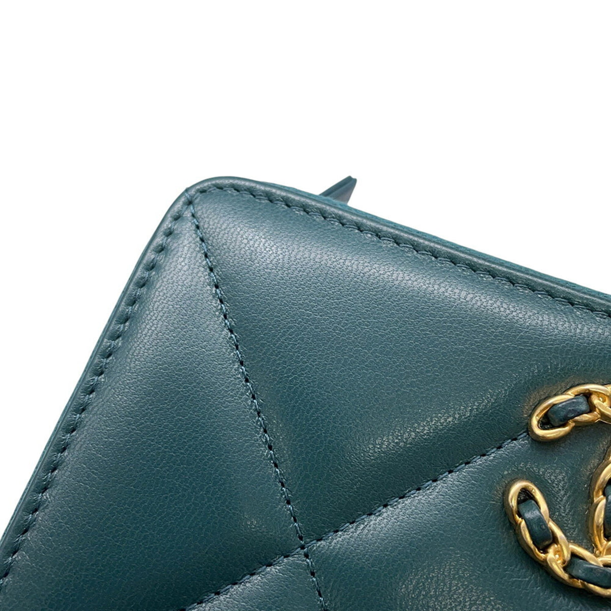 Chanel Dark Green Leather Long Wallet (Bi-Fold) (Pre-Owned)